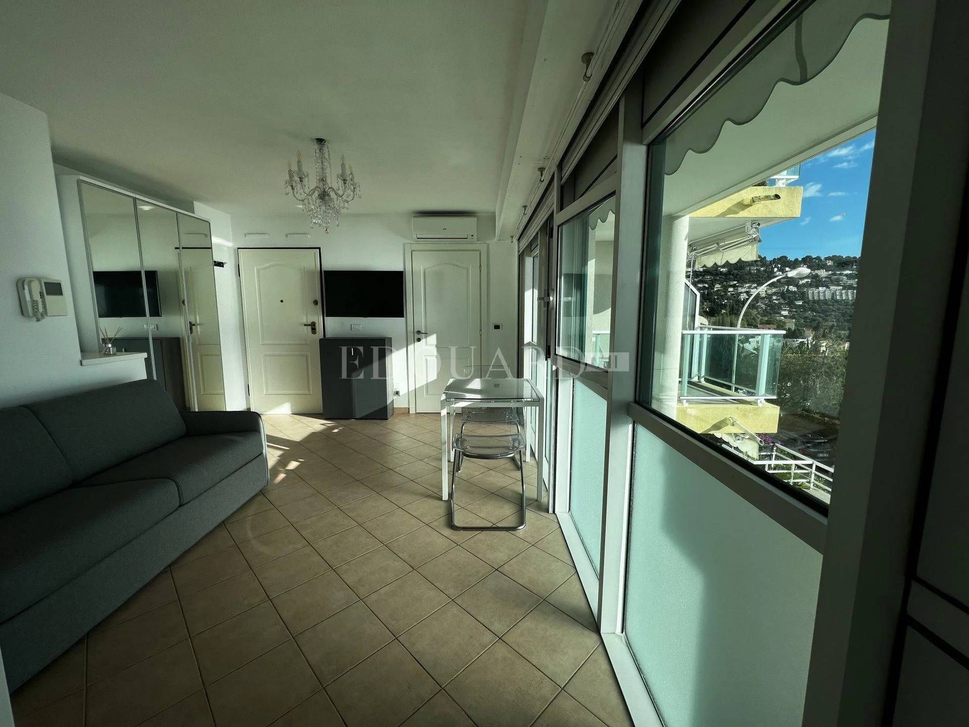 Condominio en Roquebrune-Cap-Martin, Provence-Alpes-Côte d'Azur 11492388