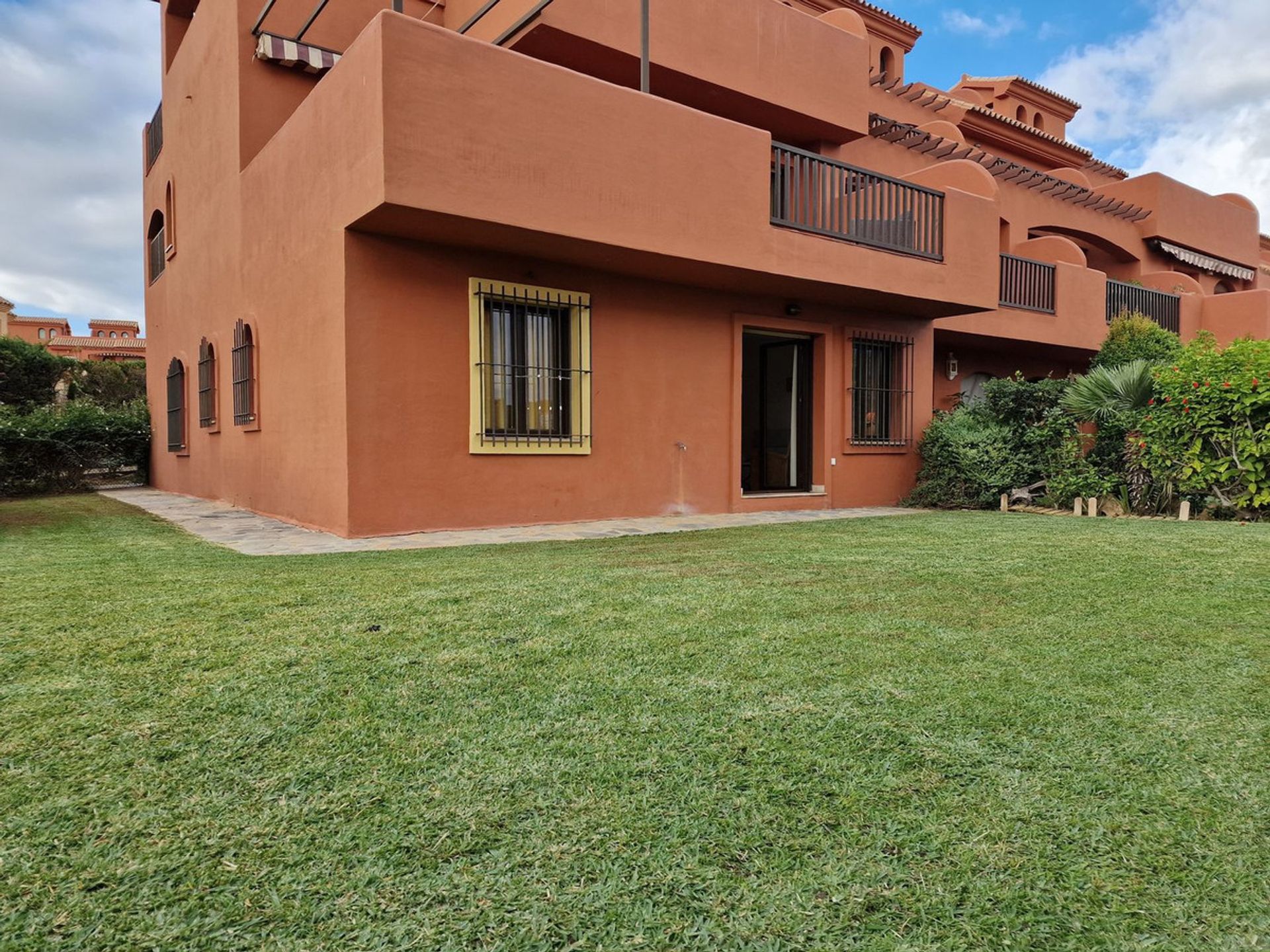 Condominio en Castillo de Sabinillas, Andalucía 11492740