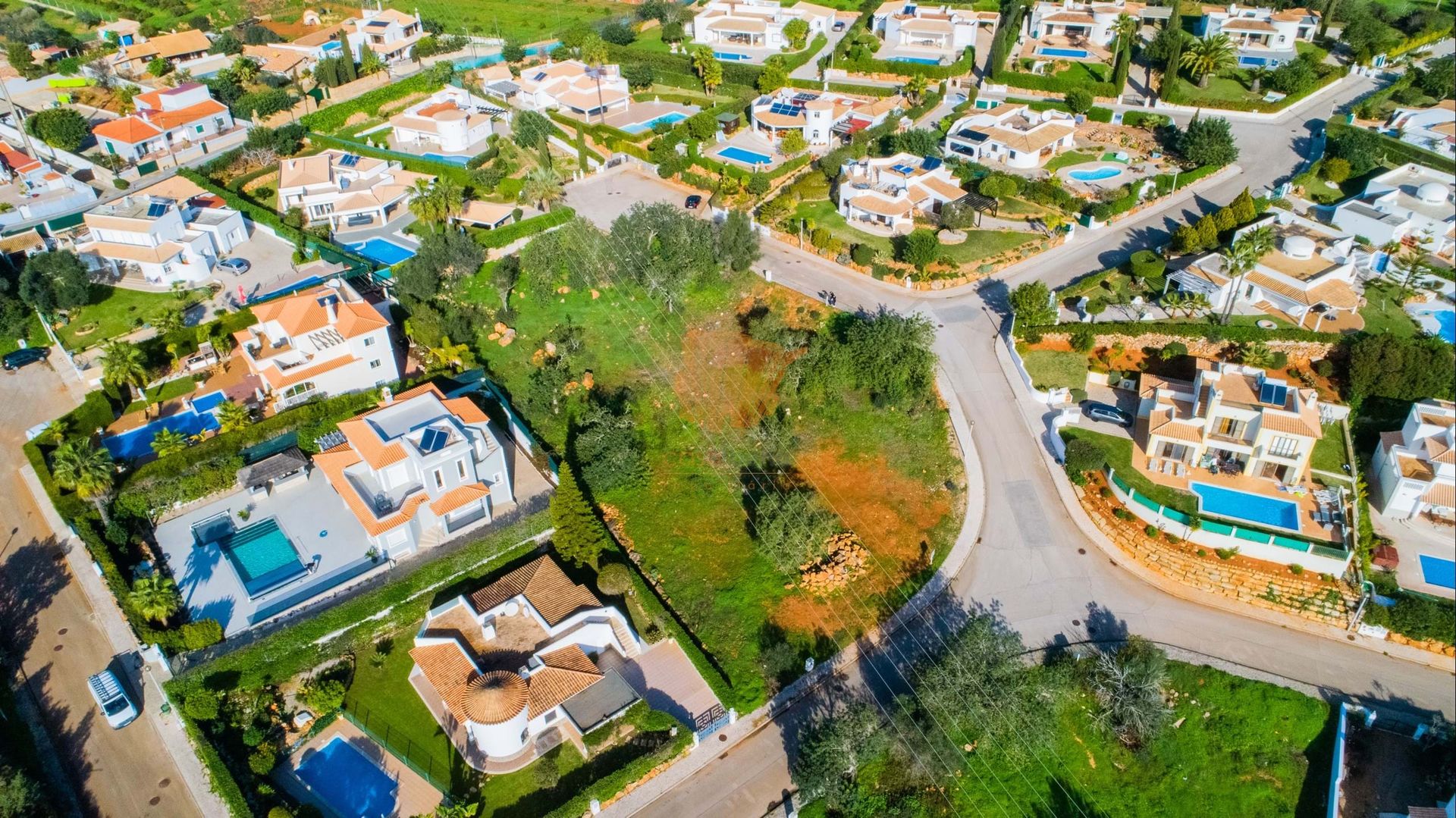 Land in Albufeira, Faro District 11496047