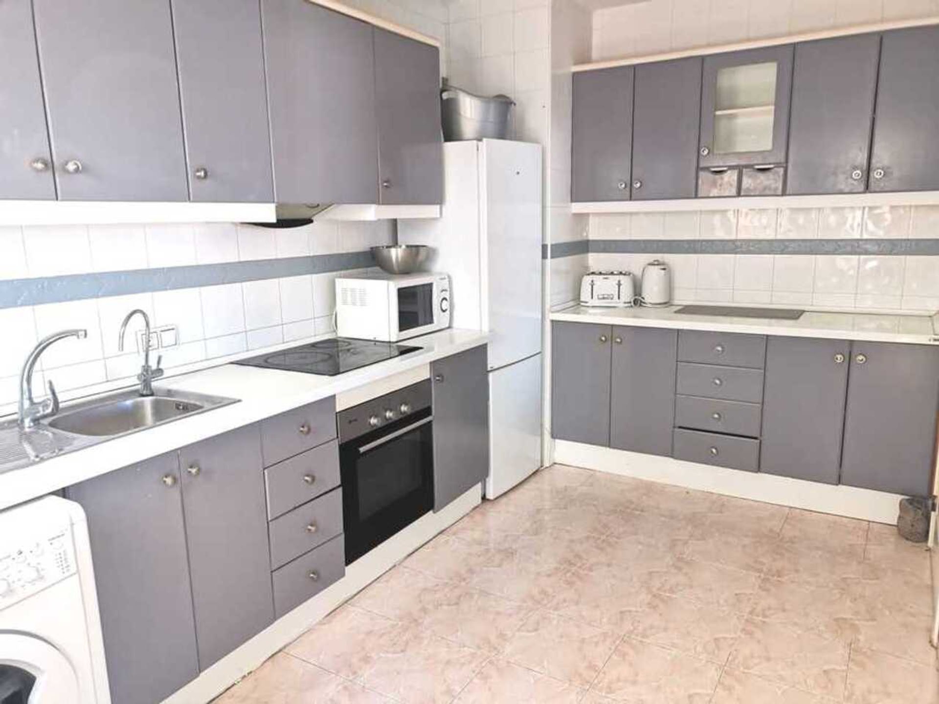 Condominium dans Alicante (Alacant), Comunidad Valenciana 11496279