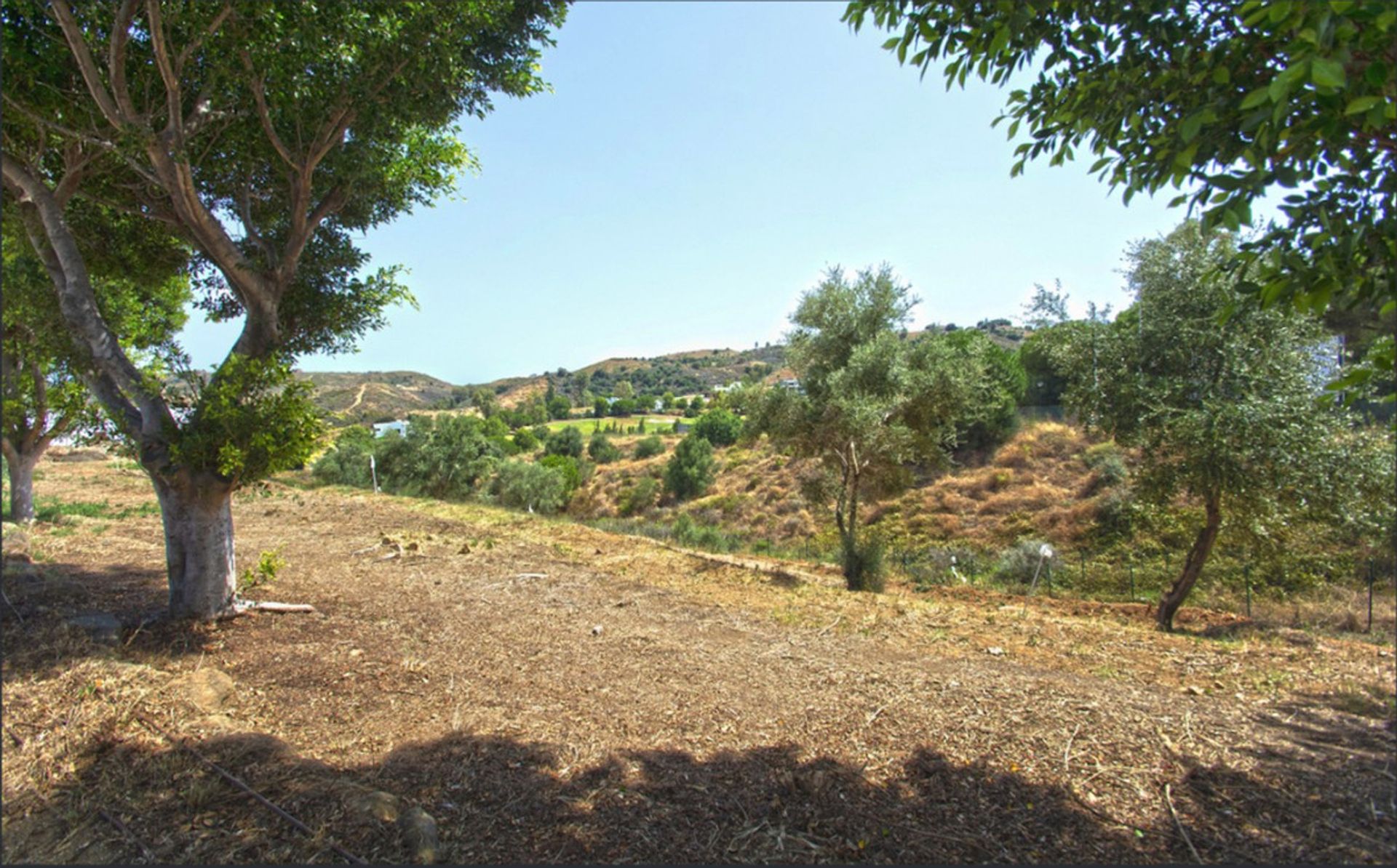 Tanah di Fuengirola, Andalusia 11497609