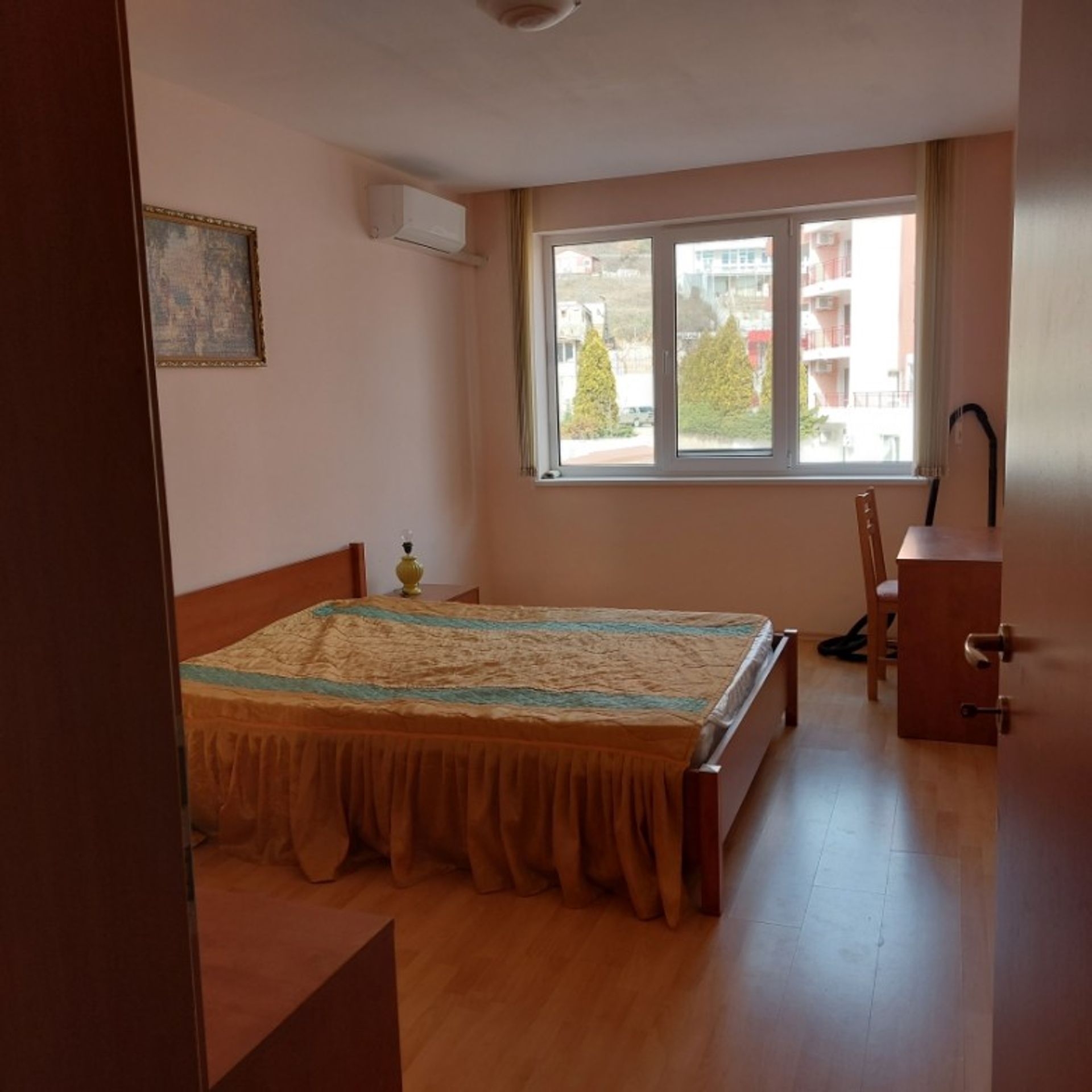 सम्मिलित में Burgas, Burgas 11501058