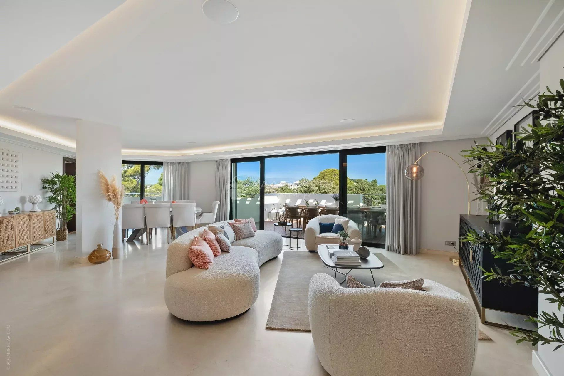 Condominio nel Antibes, Provence-Alpes-Cote d'Azur 11502461