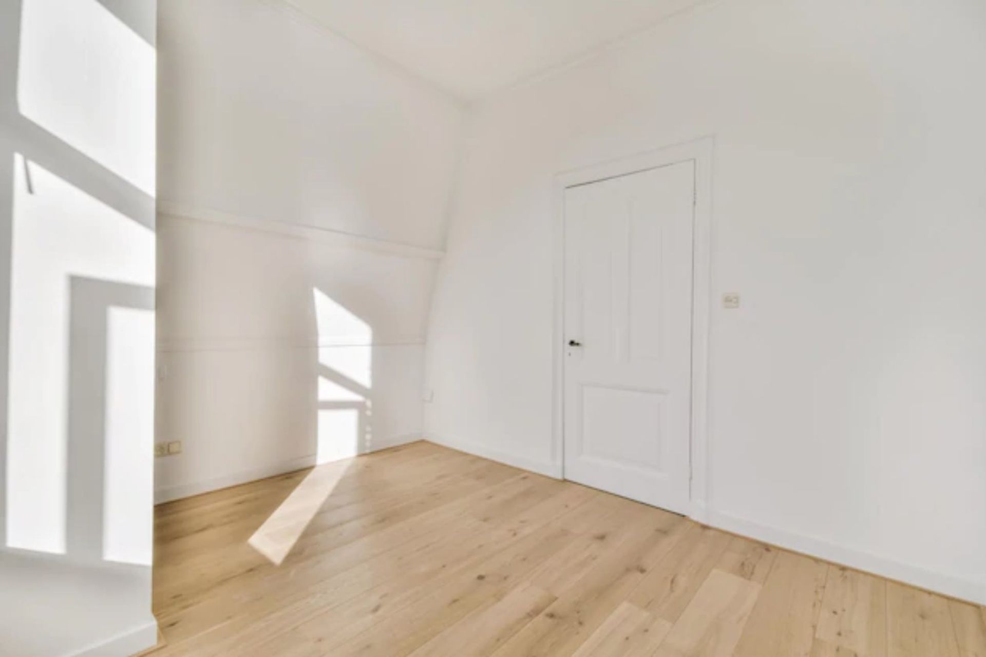 Residential in Montrouge, Hauts-de-Seine 11502495