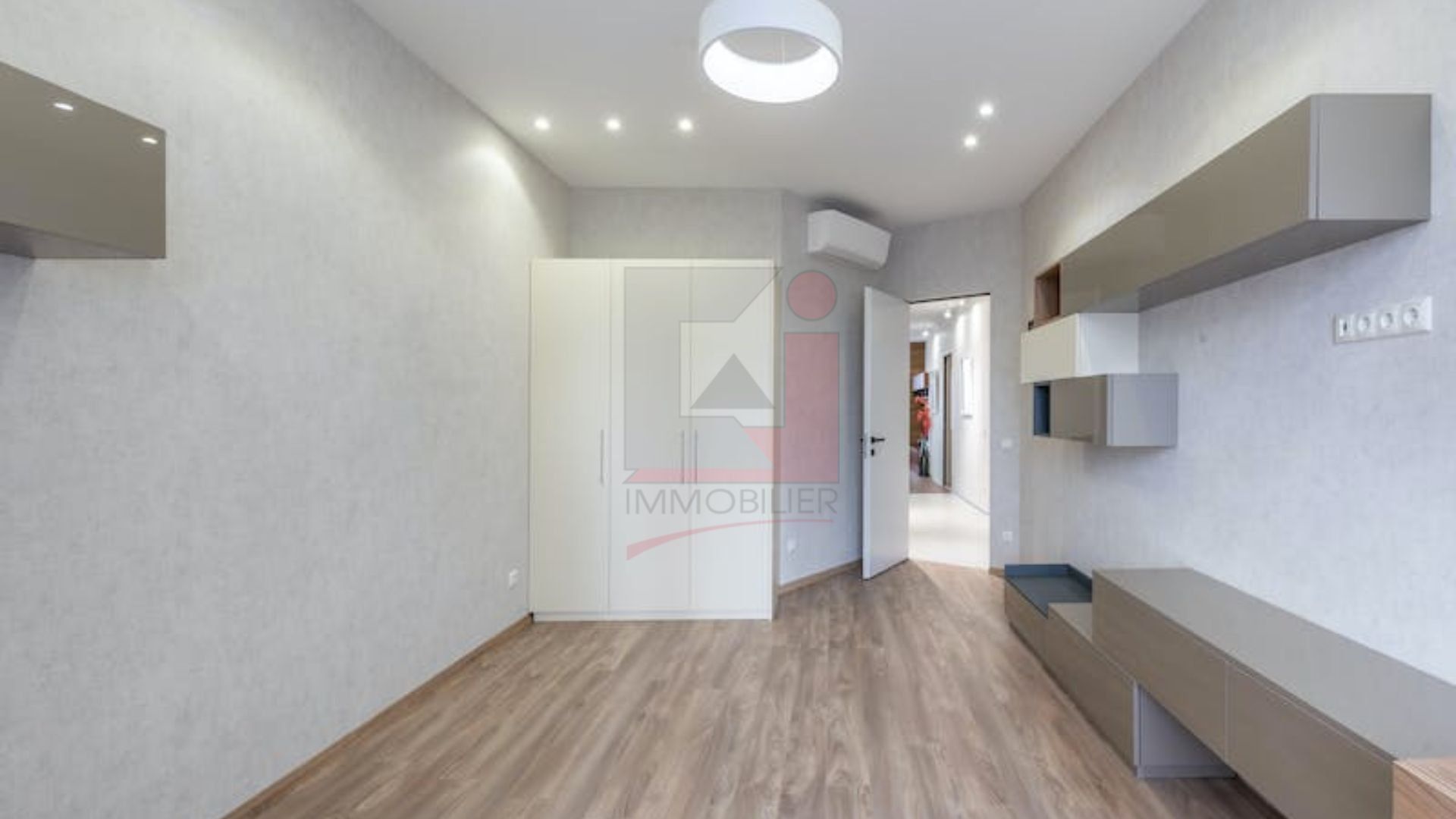 Condominium in Arcueil, Ile-de-France 11502497