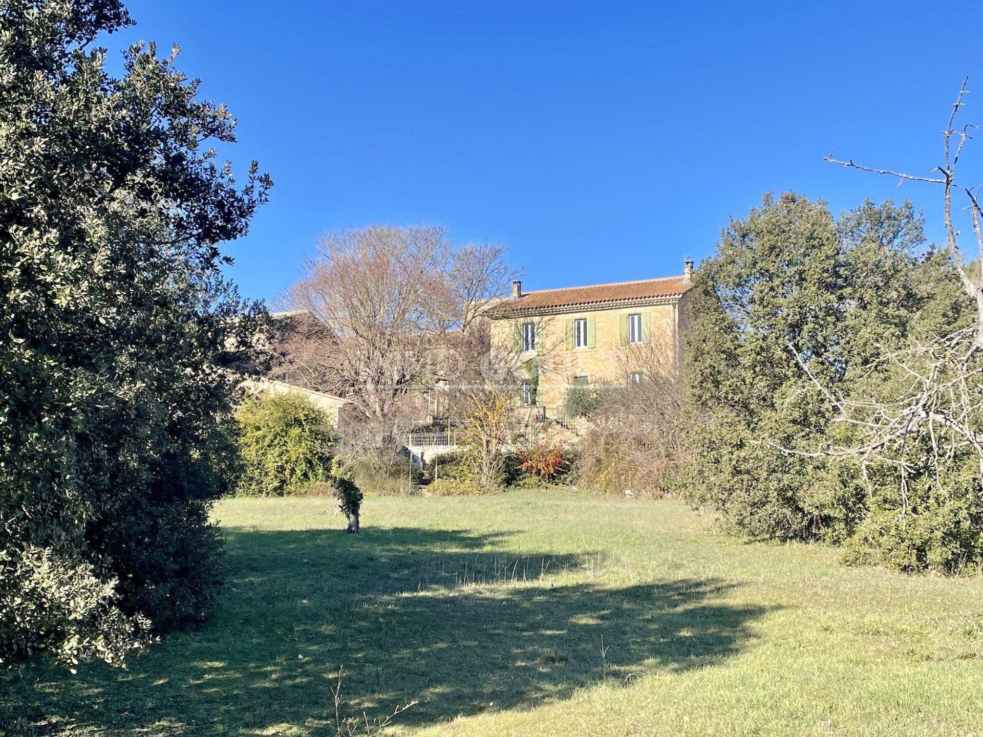 Hus i Saint-Pantaleon, Provence-Alpes-Cote d'Azur 11502676