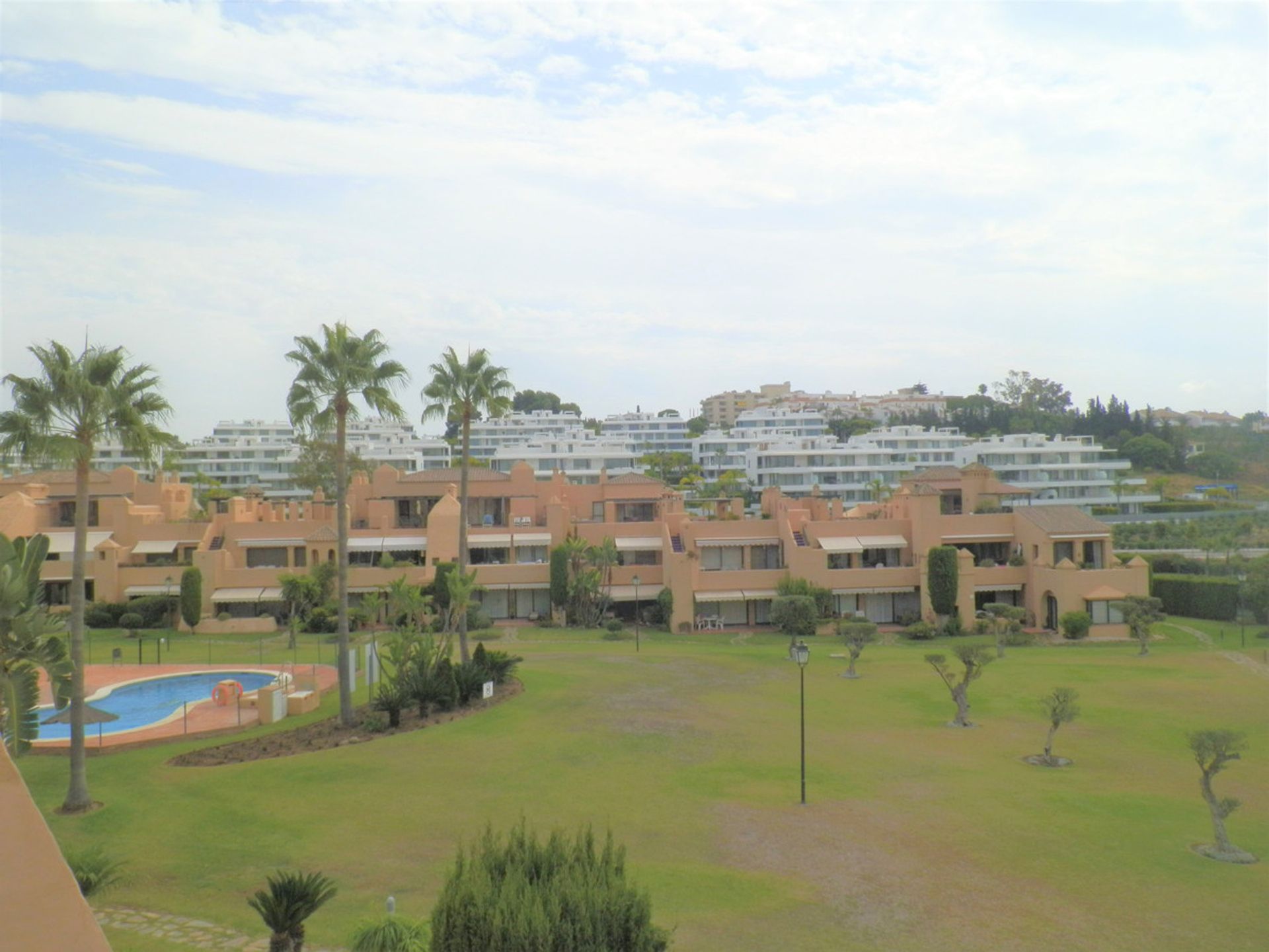 Condominium in La Atalaya, Andalucía 11505029