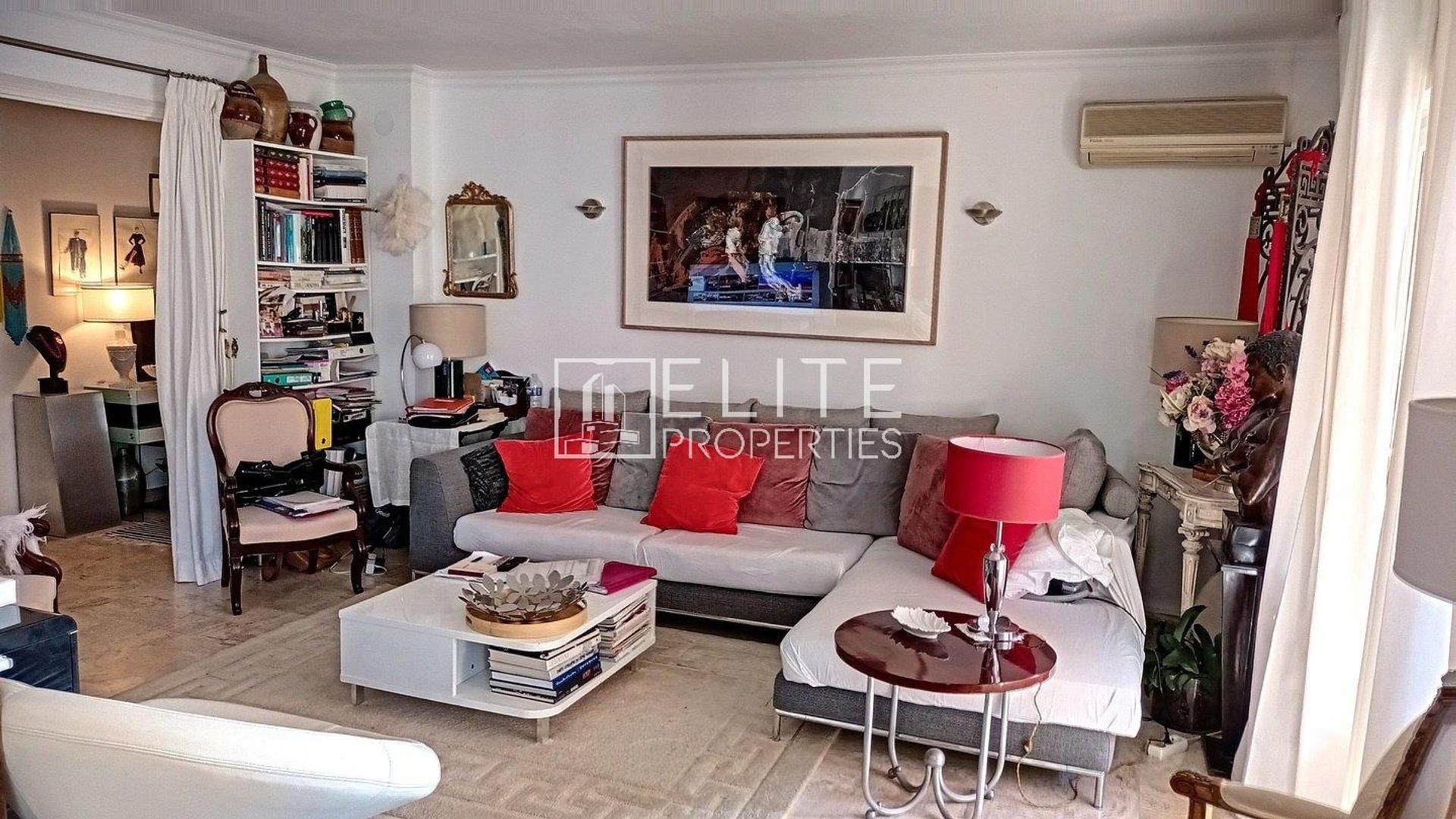 Condominium in Le Cannet, Alpes-Maritimes 11505138