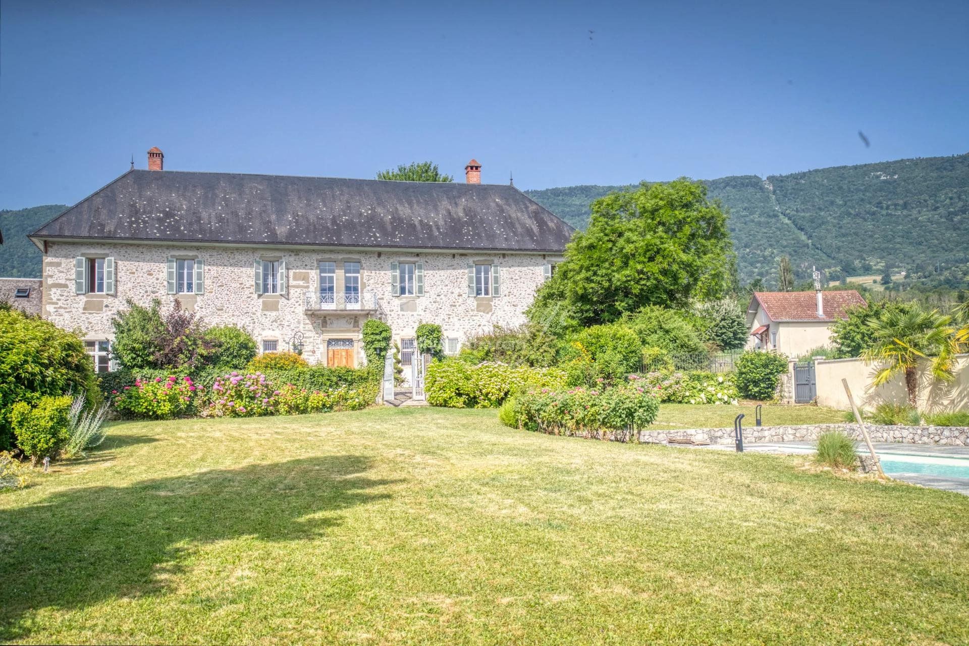 Casa nel Aix-les-Bains, Auvergne-Rhone-Alpes 11507527