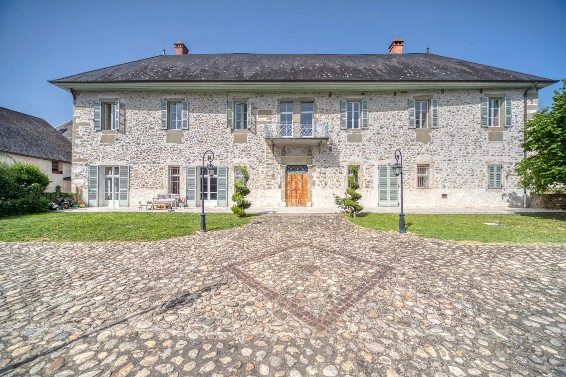 Casa nel Aix-les-Bains, Auvergne-Rhone-Alpes 11507527