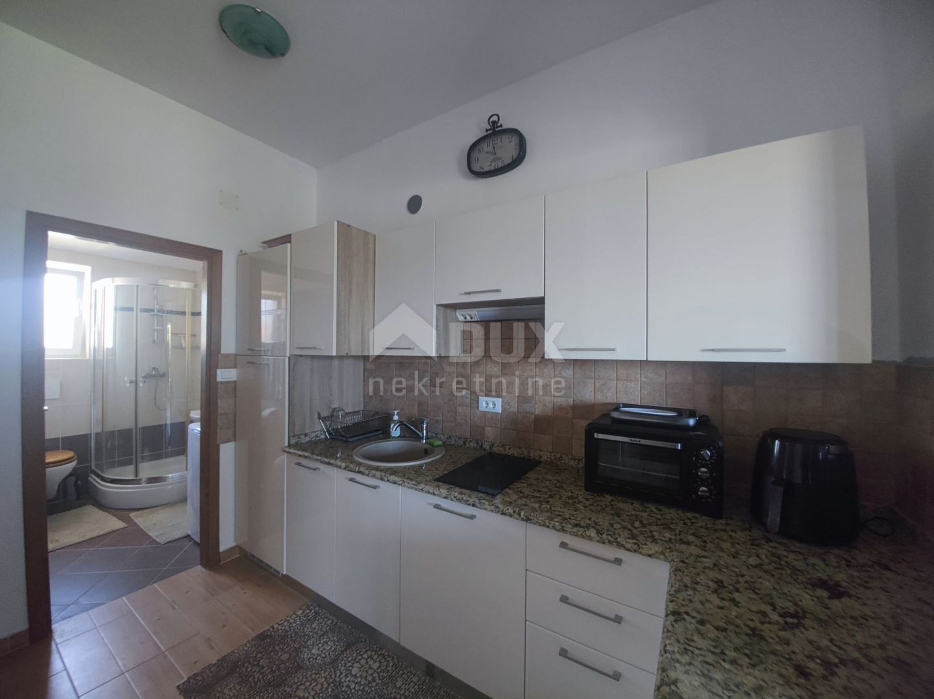 casa en Sveti Vid-Miholjice, Primorje-Gorski Kotar County 11510251