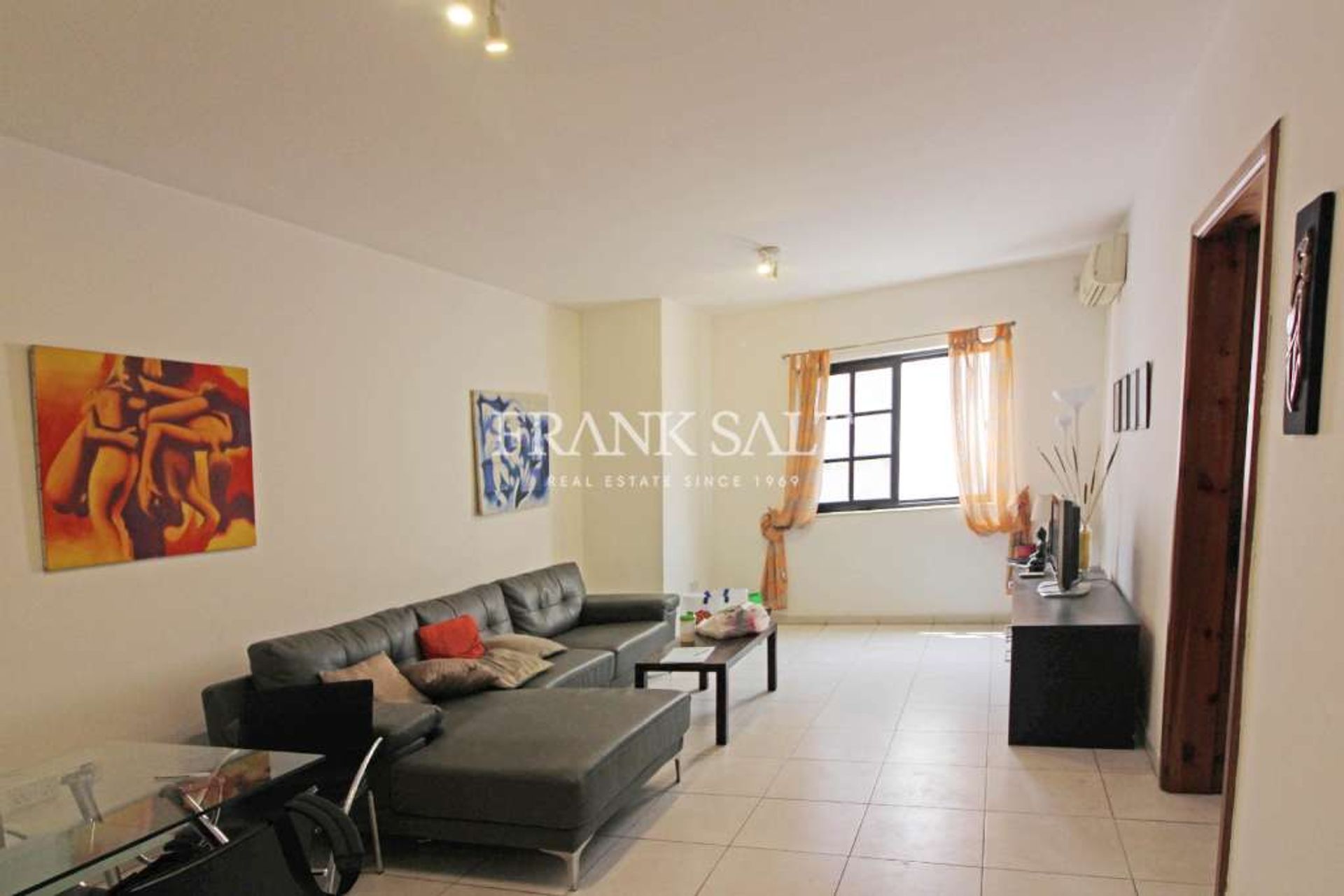 Condominium in San Giljan, San Giljan 11510336