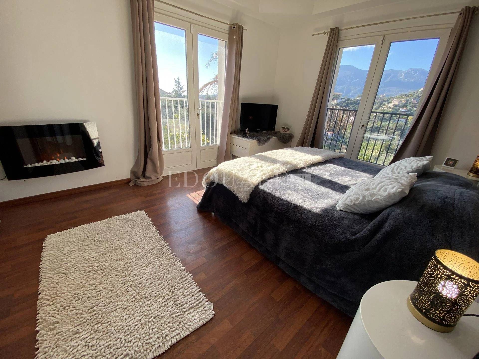 Huis in Menton, Provence-Alpes-Côte d'Azur 11510536