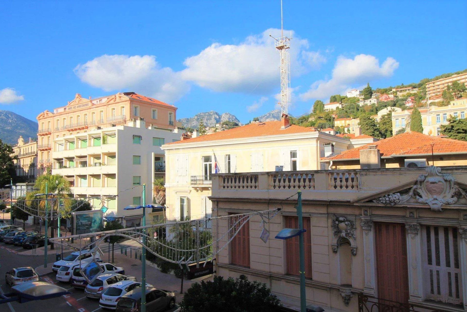 Ejerlejlighed i Menton, Provence-Alpes-Côte d'Azur 11510537