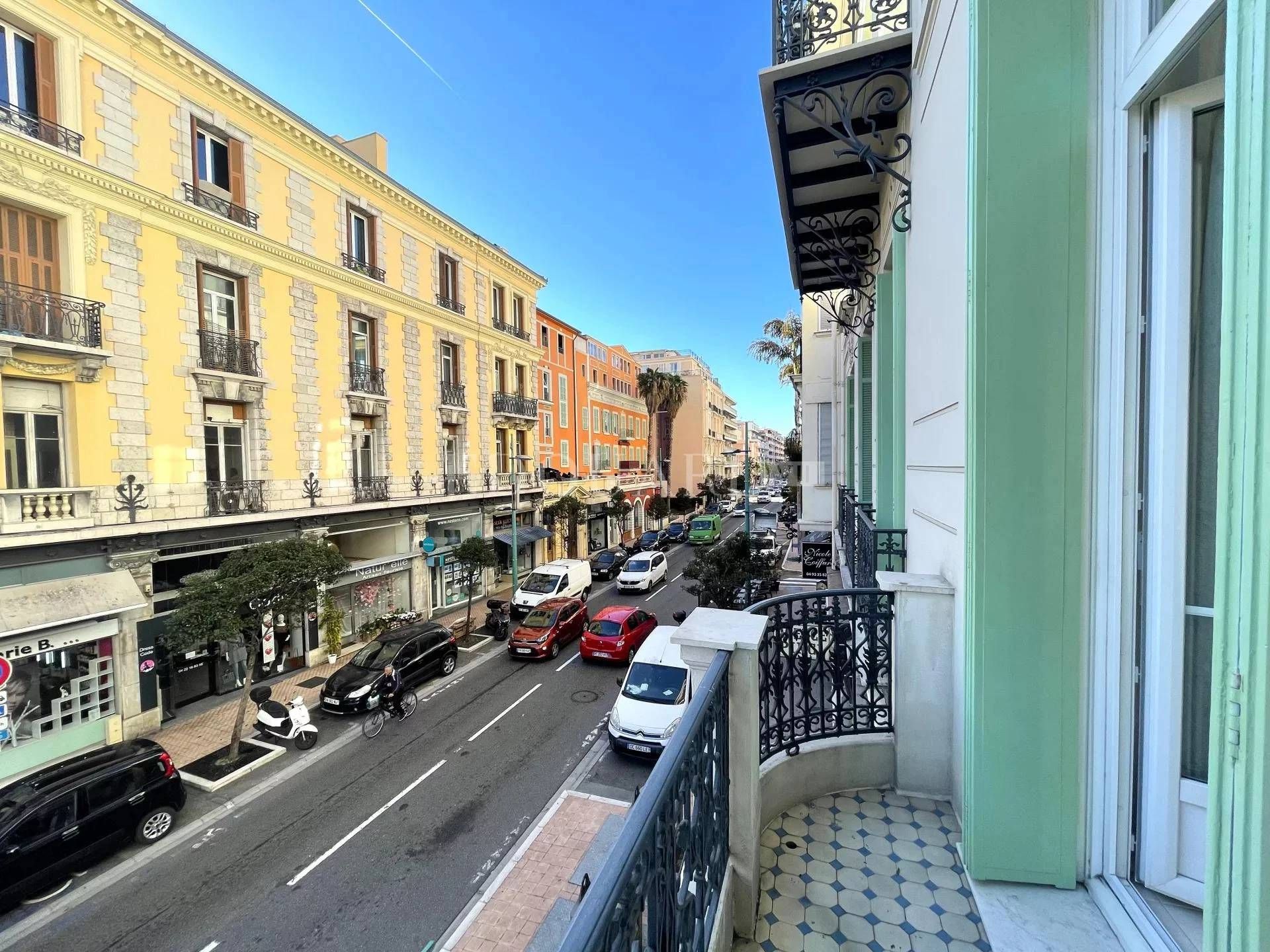 Condominium in Menton, Provence-Alpes-Cote d'Azur 11510539