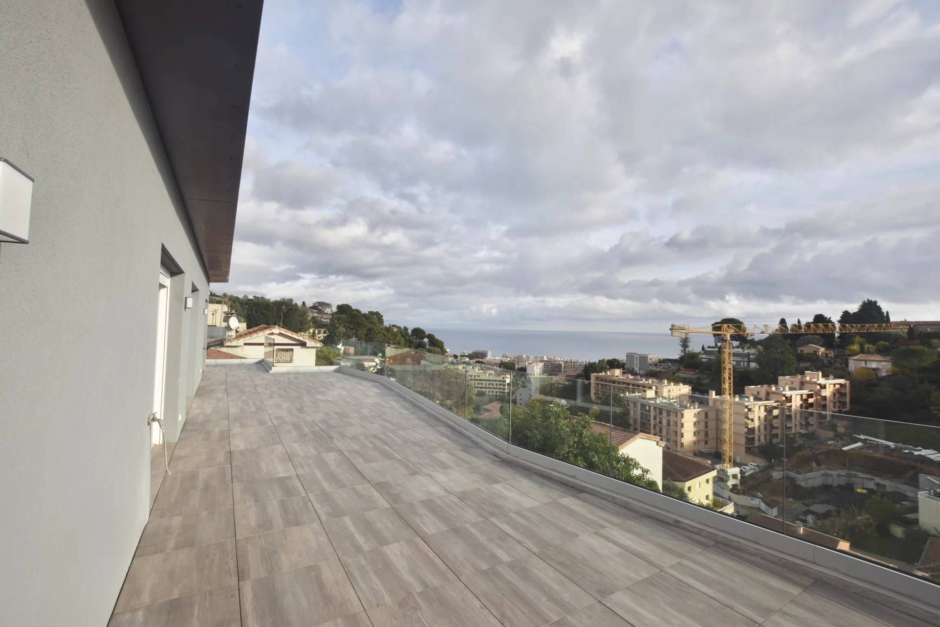 Condominium in Roquebrune-Cap-Martin, Provence-Alpes-Côte d'Azur 11510640