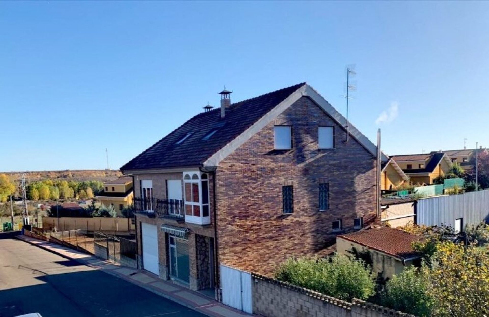 住宅 在 Villanueva del Carnero, Castilla y León 11514161