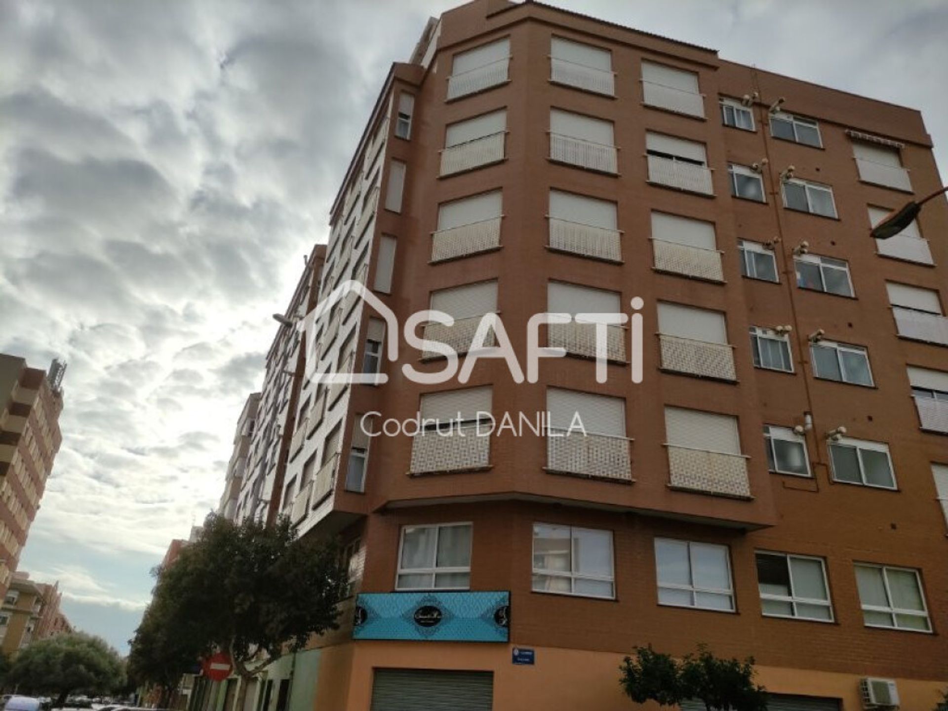 工業的 在 Vila-real, Comunidad Valenciana 11514776