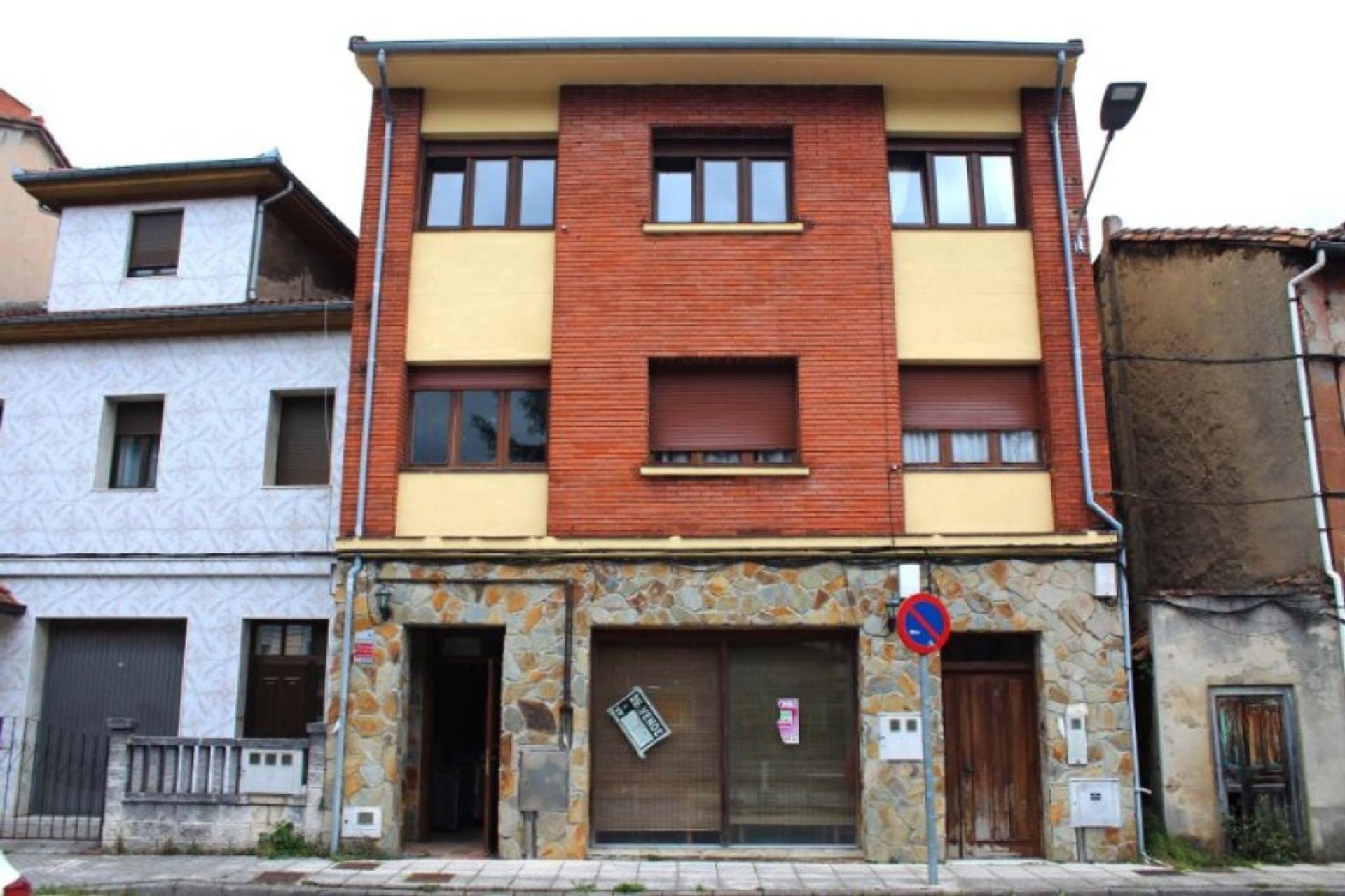 Condominium in Sotrondio, Asturië 11515286