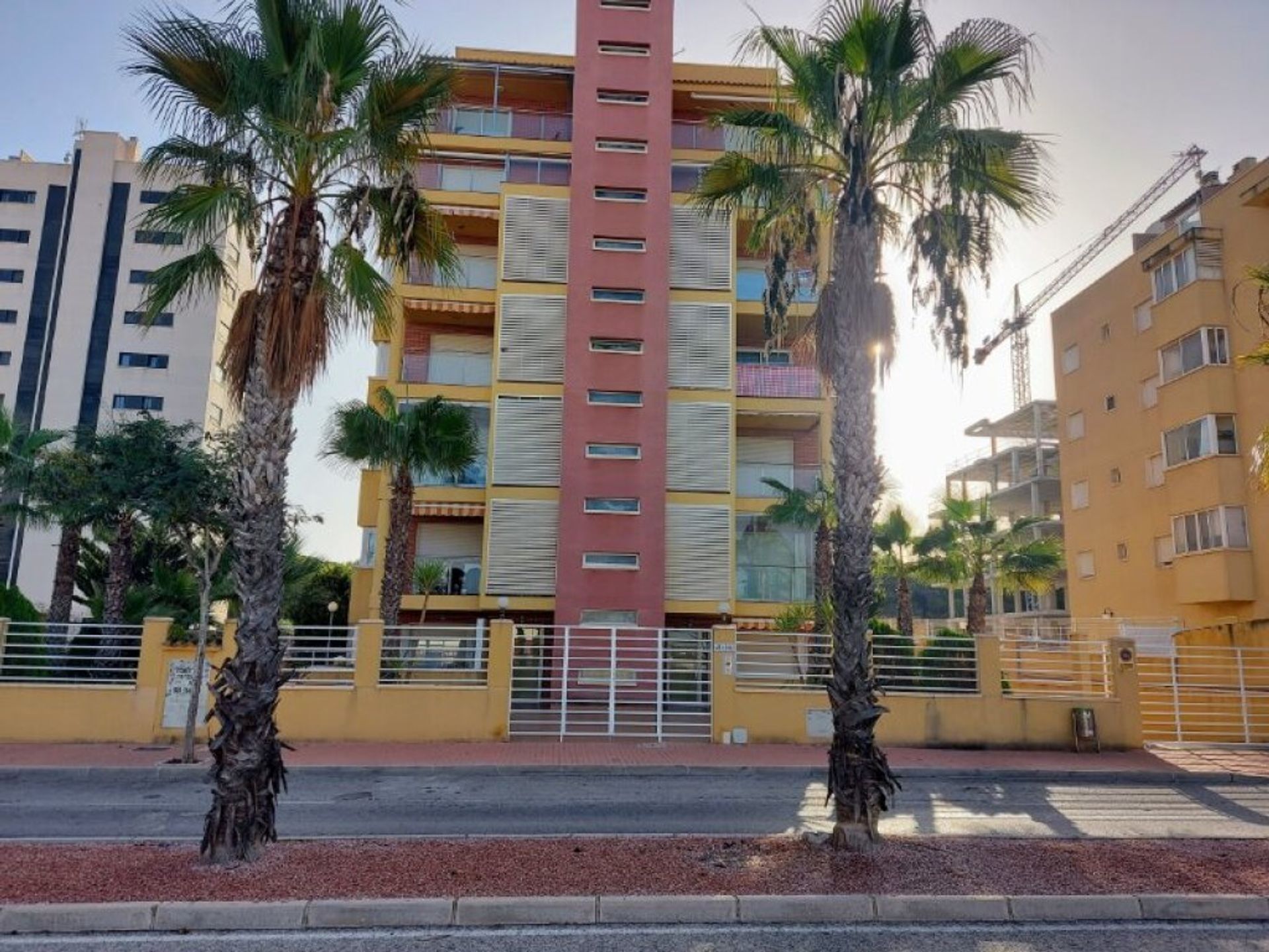 Condominium in Guardamar del Segura, Comunidad Valenciana 11515349