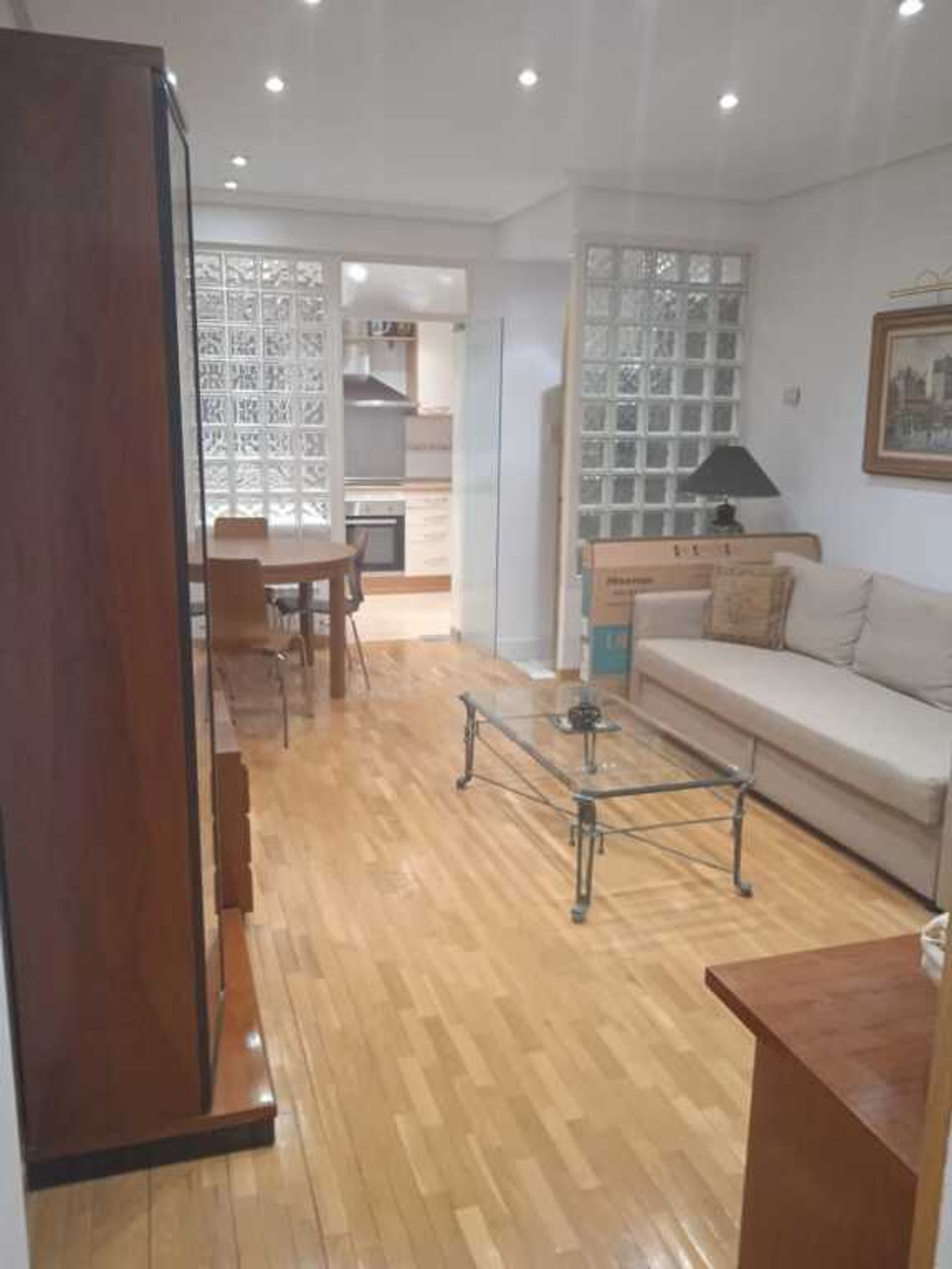 Condominium in Madrid, Comunidad de Madrid 11516631