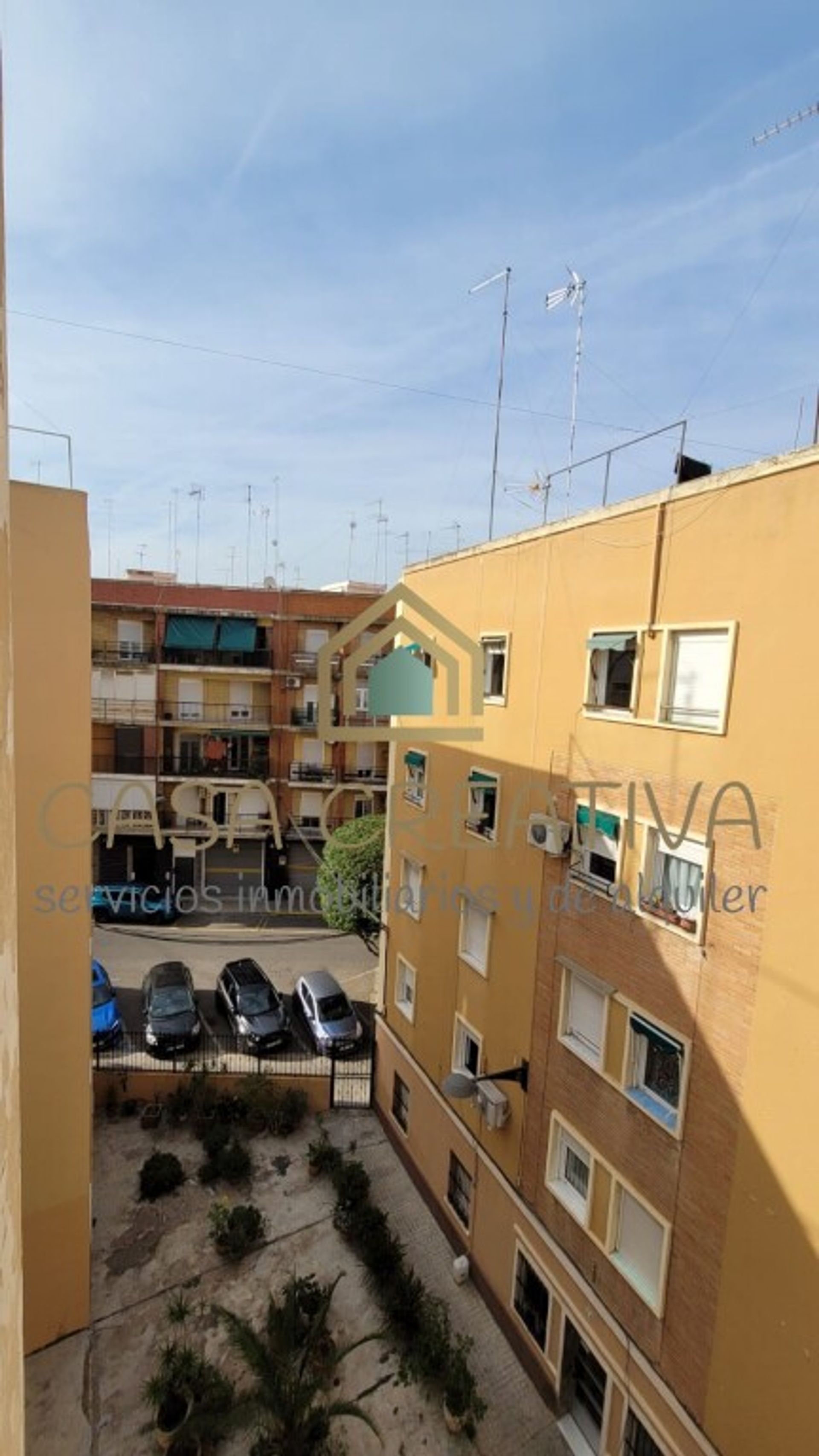 Condominium in Xirivella, Comunidad Valenciana 11516811