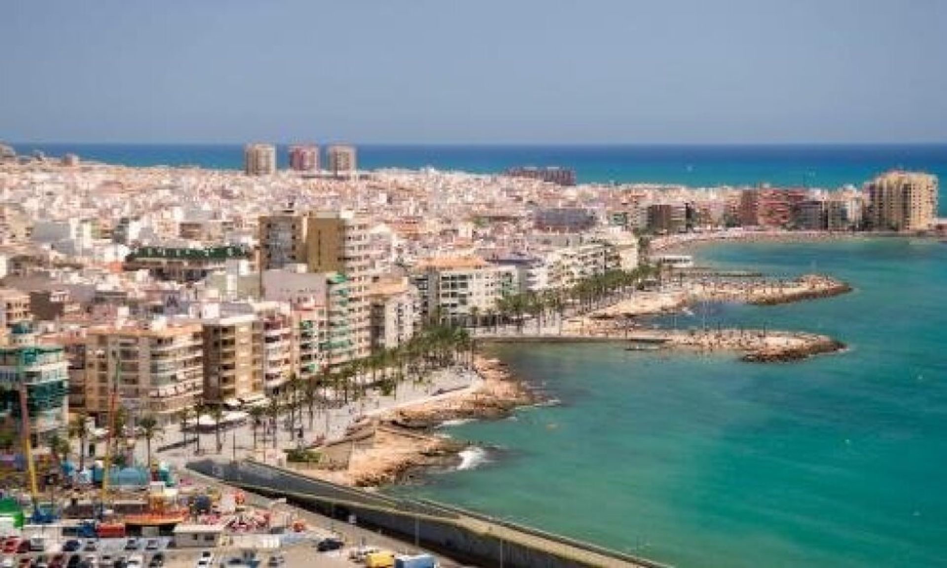 Будинок в Torrevieja, Comunidad Valenciana 11518140