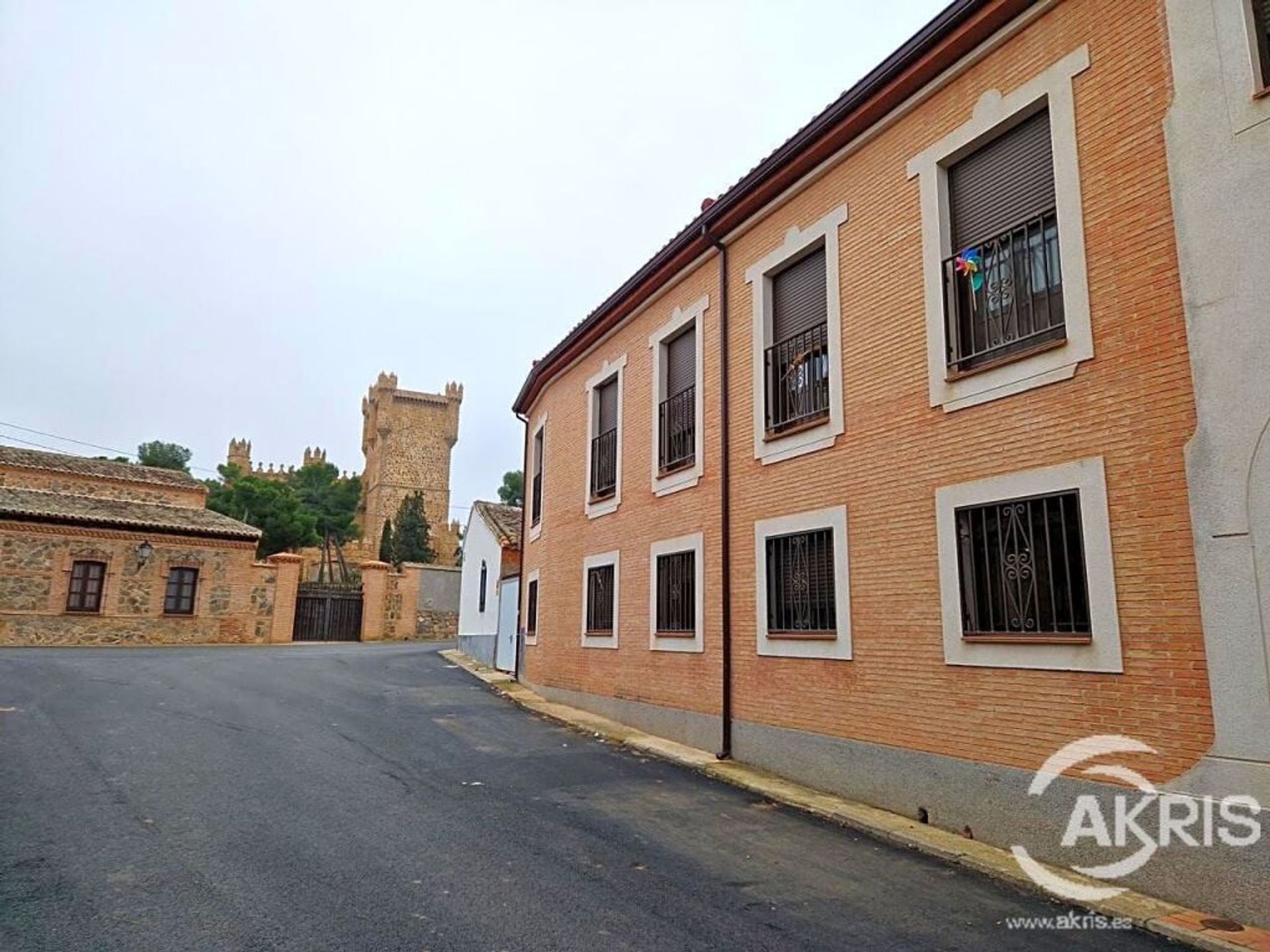 Condominium in Guadamur, Castilla-La Mancha 11519425