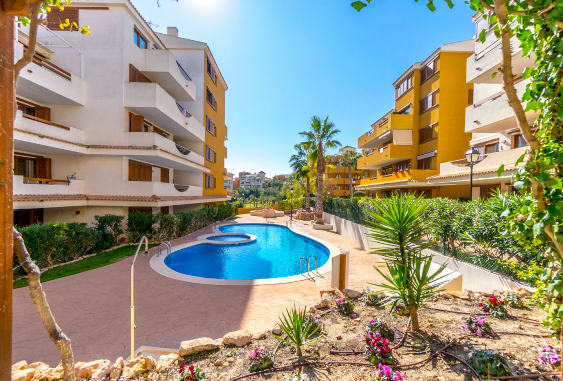 Condominium in Torrevieja, Comunidad Valenciana 11520491