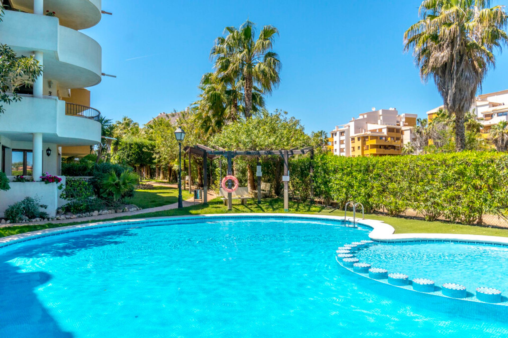 Condominio en Torrevieja, Comunidad Valenciana 11520493