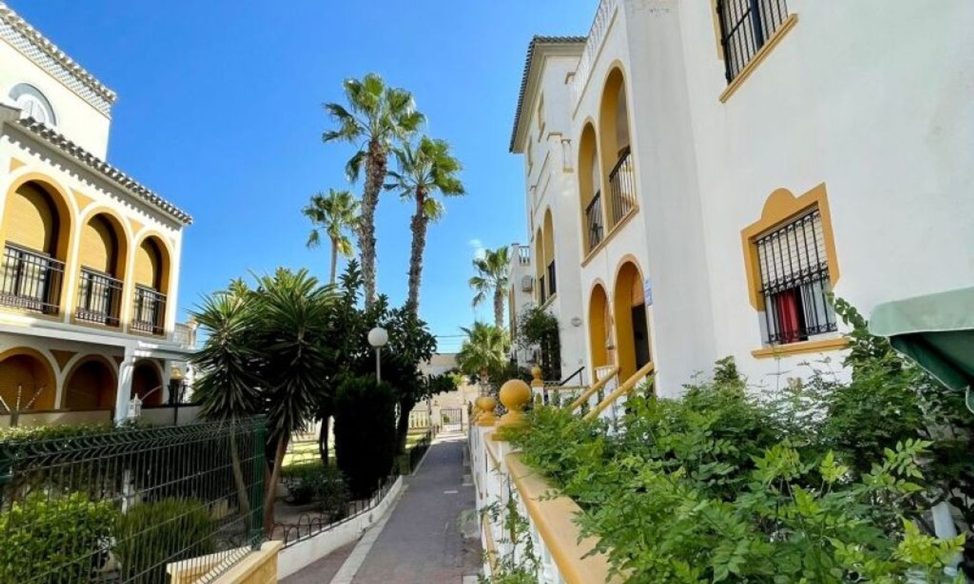 Condominio en Torrevieja, Comunidad Valenciana 11520871