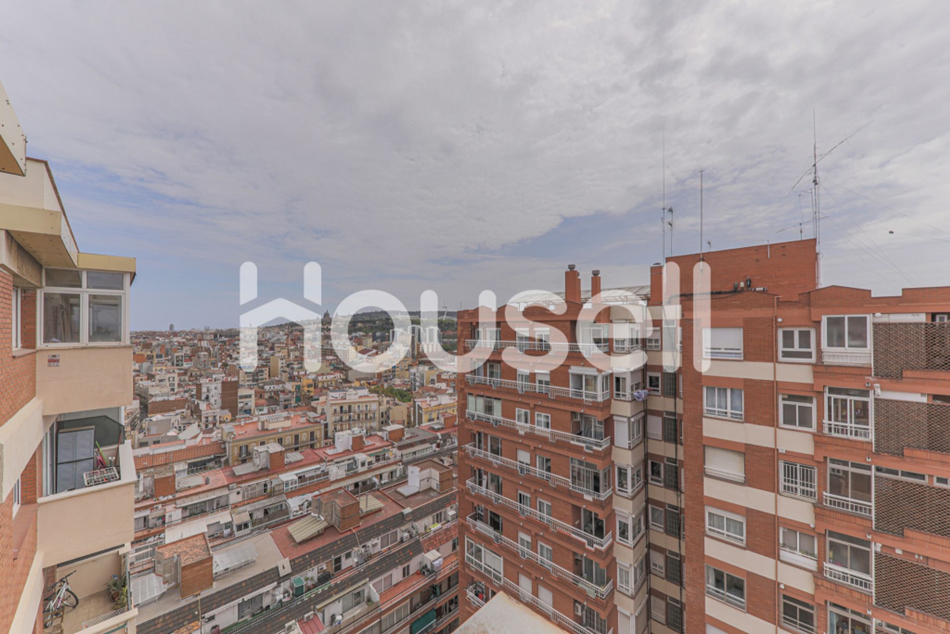 Condominium in Barcelona, Catalunya 11520893