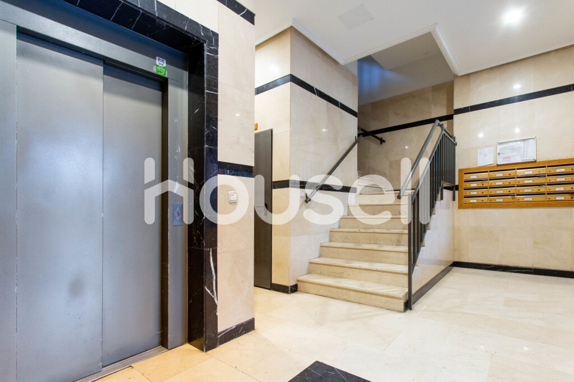 Condominium in Madrid, Comunidad de Madrid 11521344