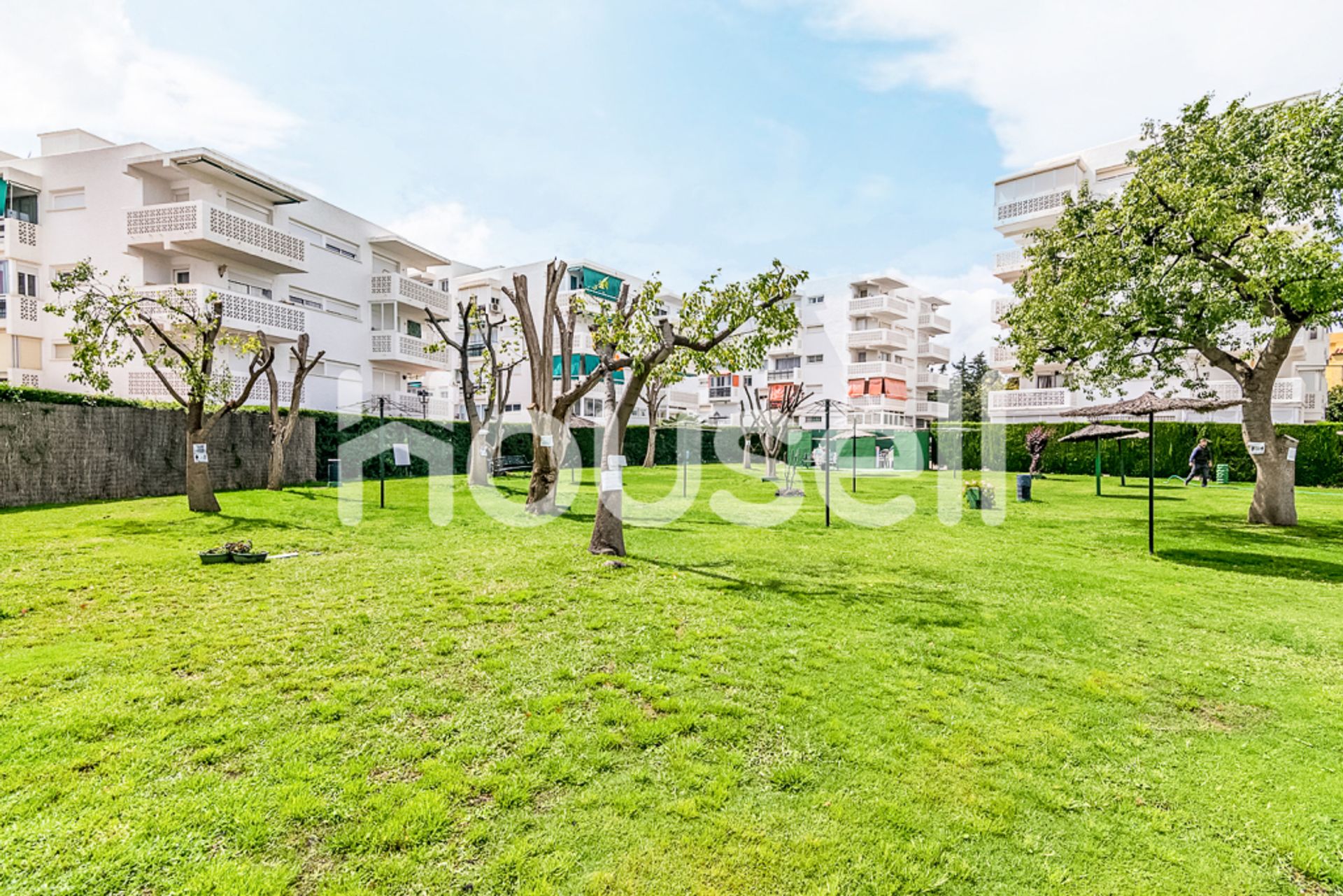 Condominium in Estepona, Andalucía 11521428