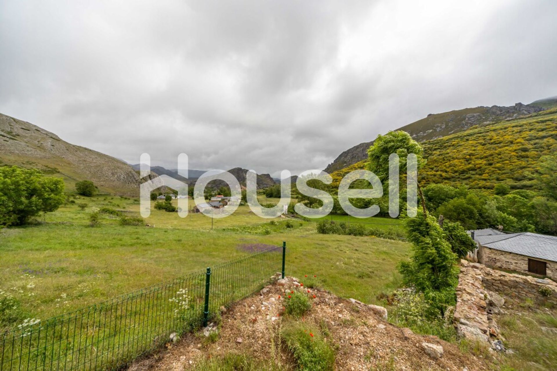 House in Cabrillanes, Castilla y León 11522338