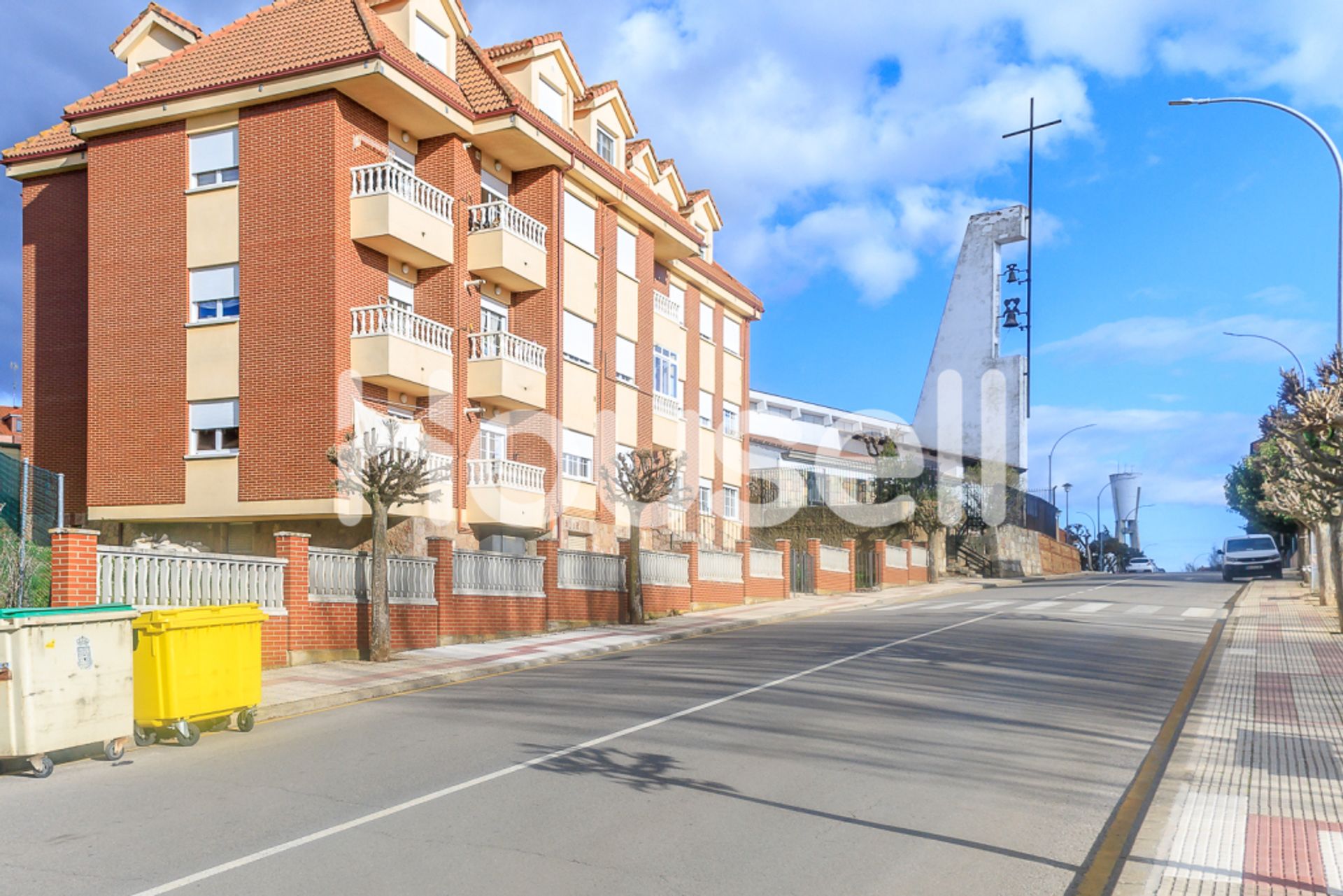 Condominium in La Virgen del Camino, Castilla y León 11522548