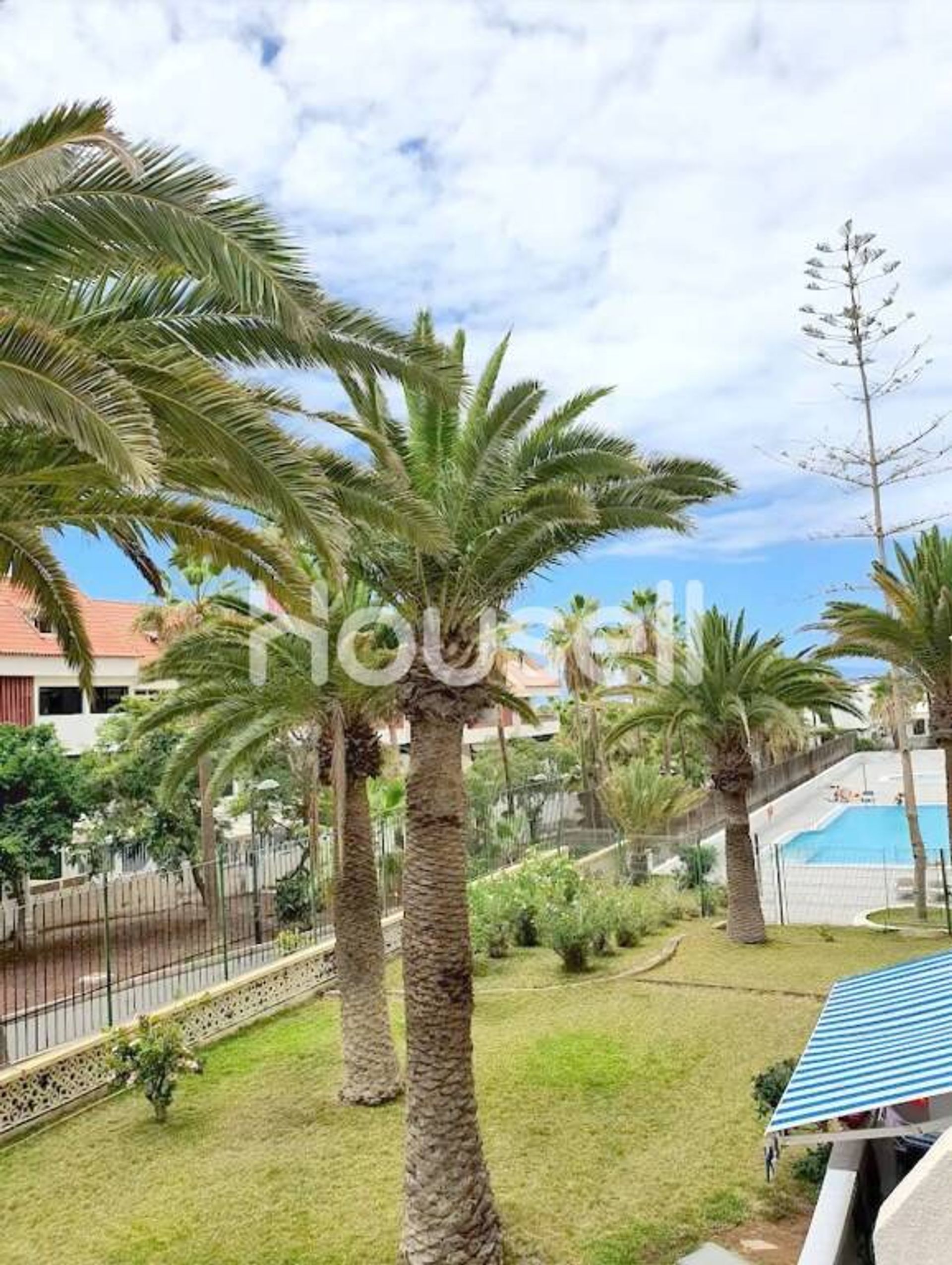 Condominium in Arona, Canarias 11522836