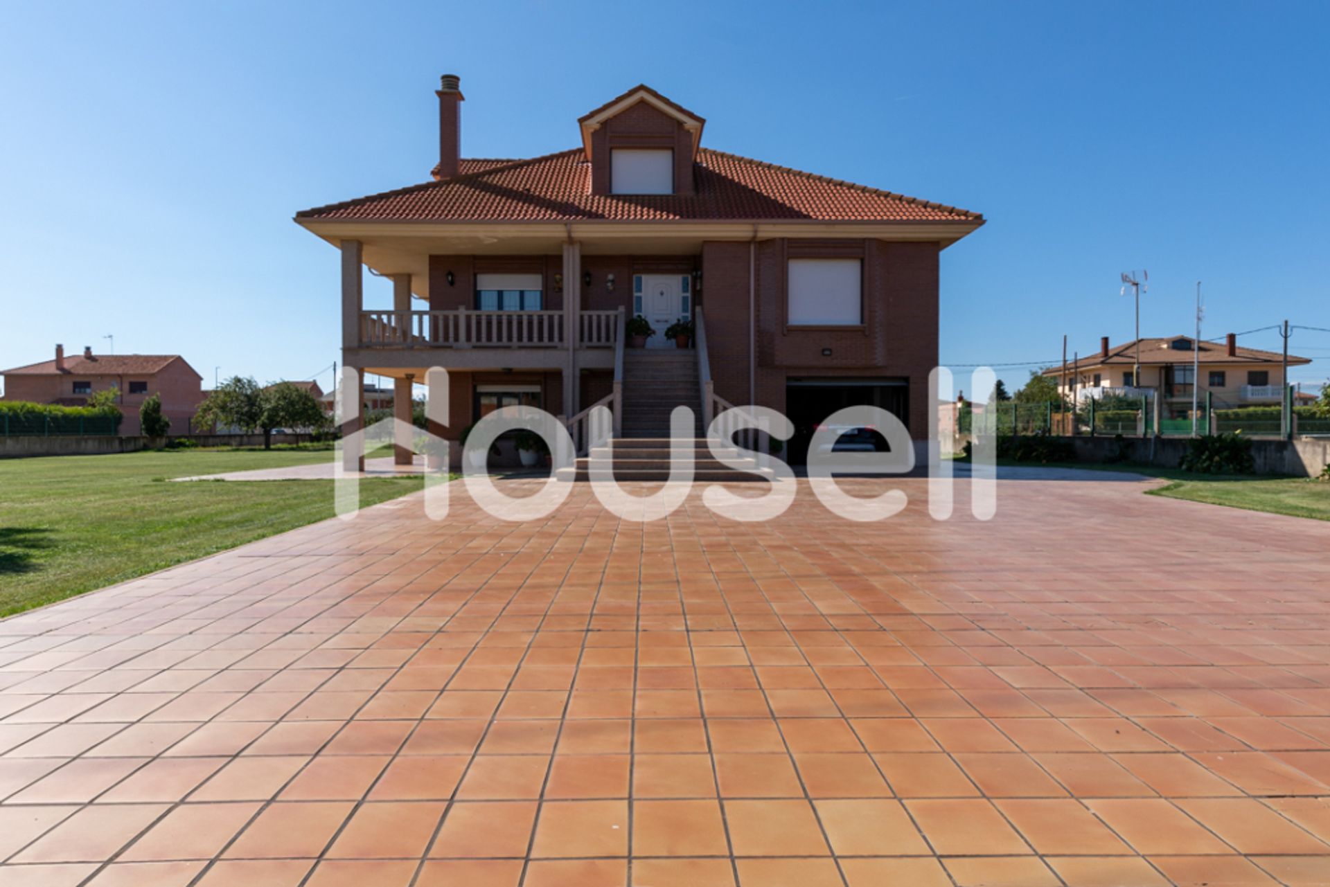 House in Onzonilla, Castille-Leon 11522920