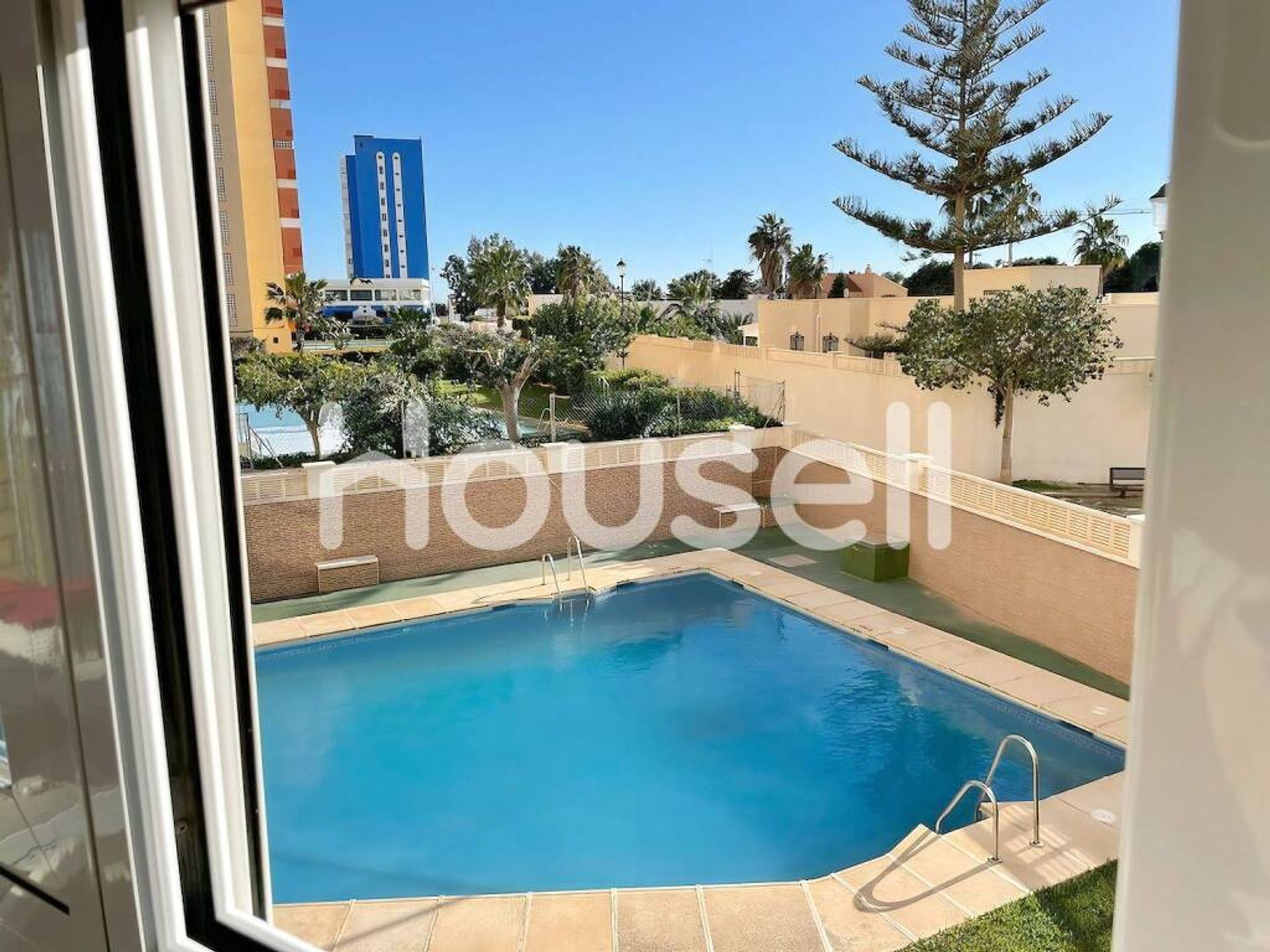 Condominium dans Las Salinas, Andalusia 11523435