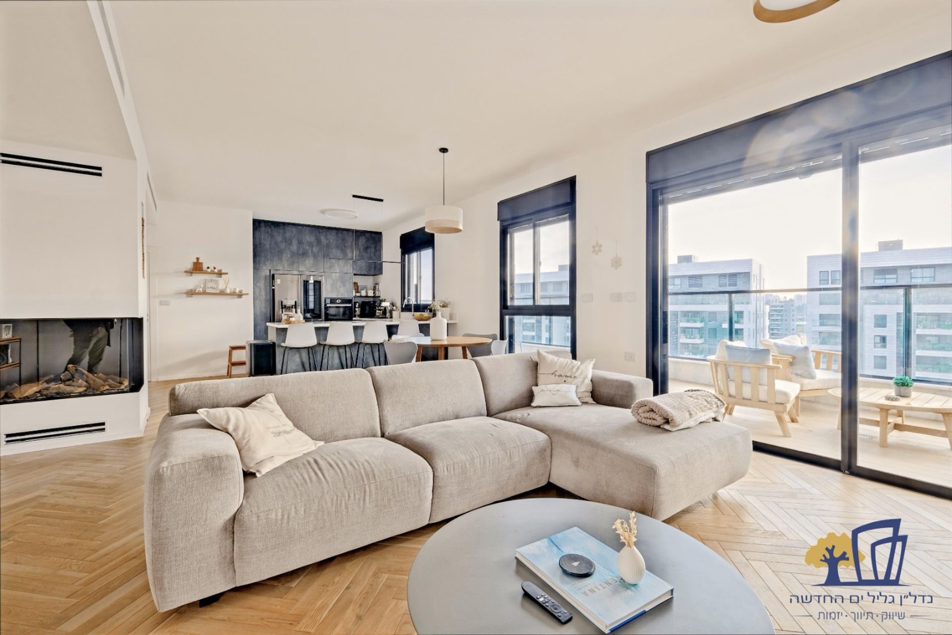 Condominium dans Gelil Yam, Tel Aviv 11524032