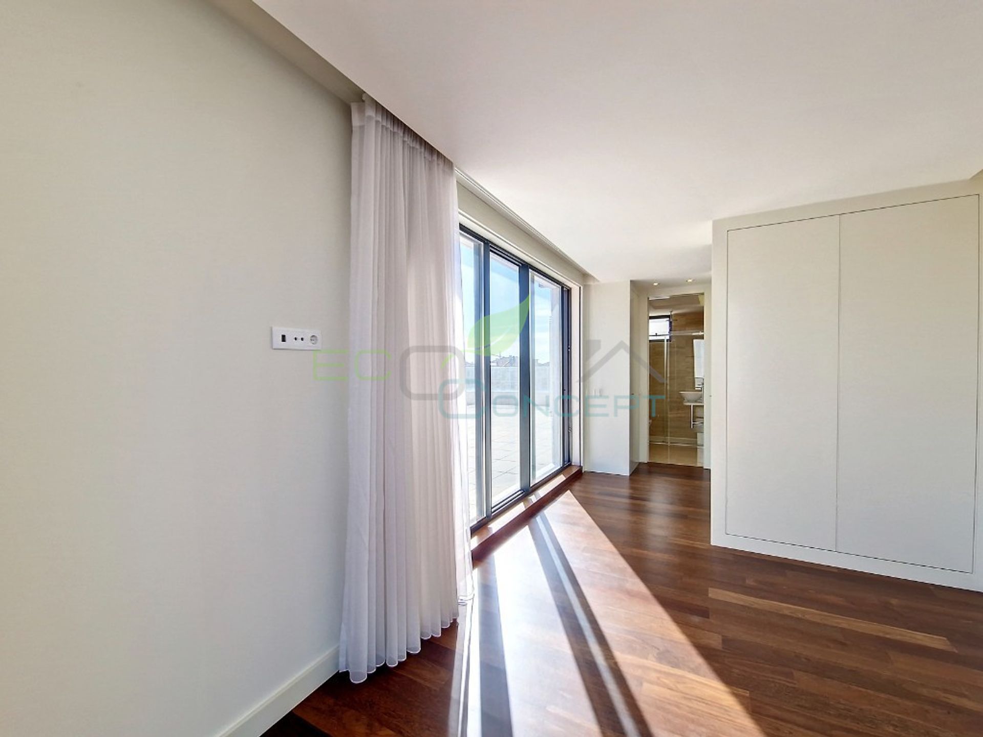 Condominium in Espinho, Aveiro District 11524738