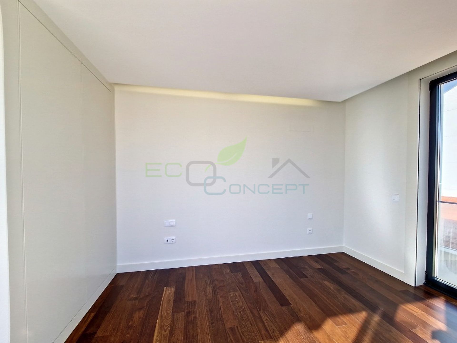 Condominium in Espinho, Aveiro District 11524738