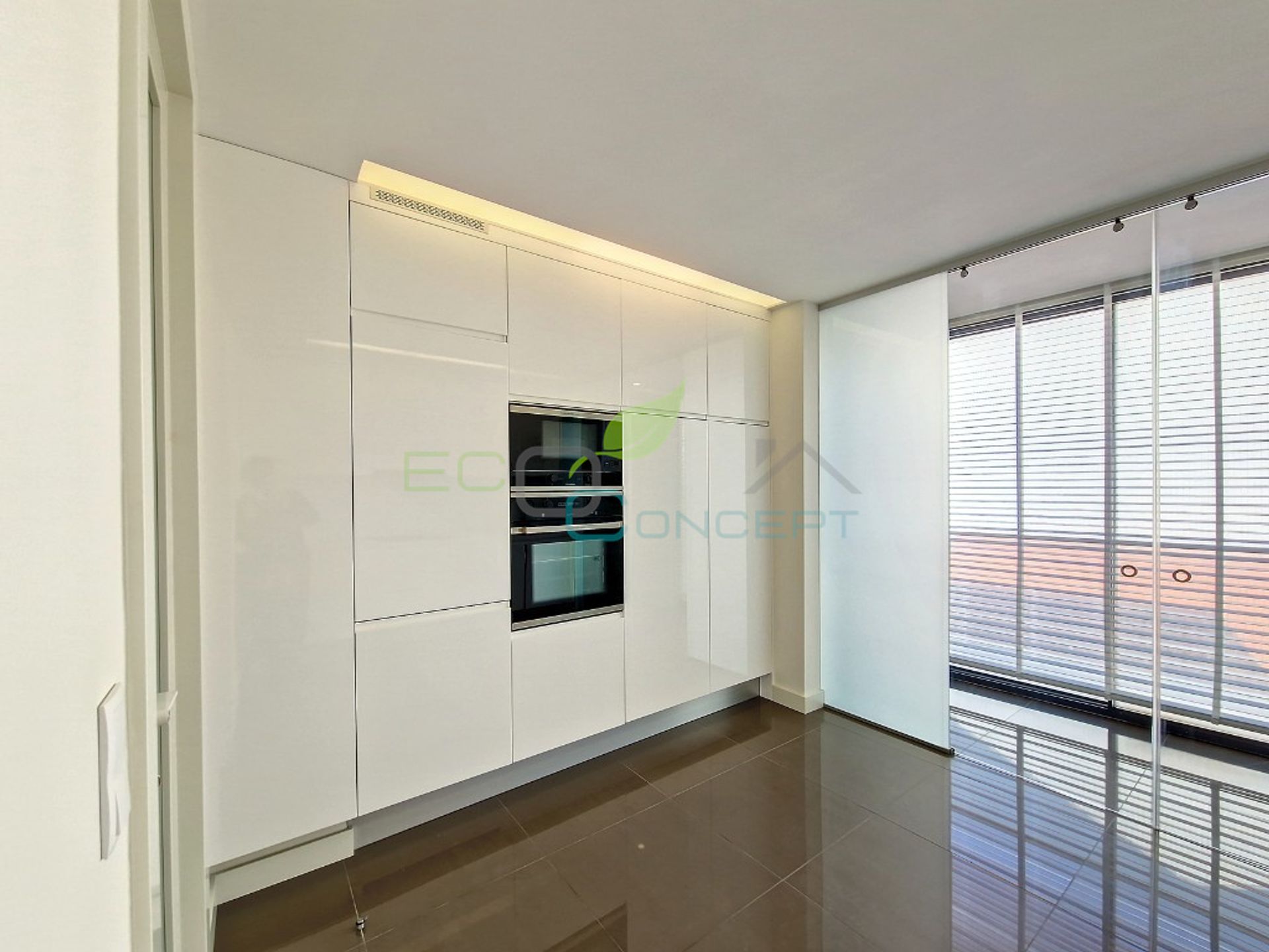 Condominium in Espinho, Aveiro District 11524738