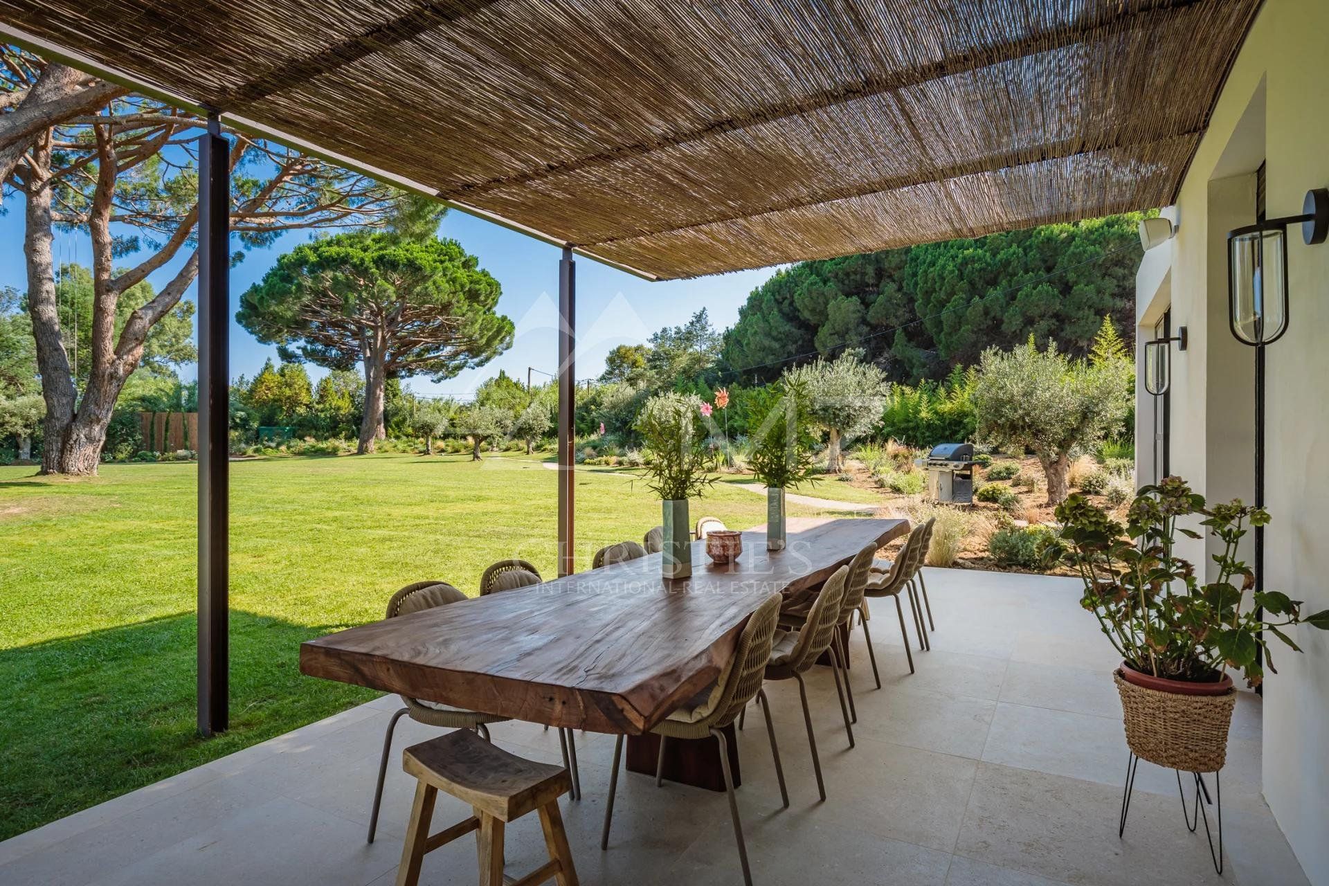 Talo sisään Saint-Tropez, Provence-Alpes-Cote d'Azur 11524774