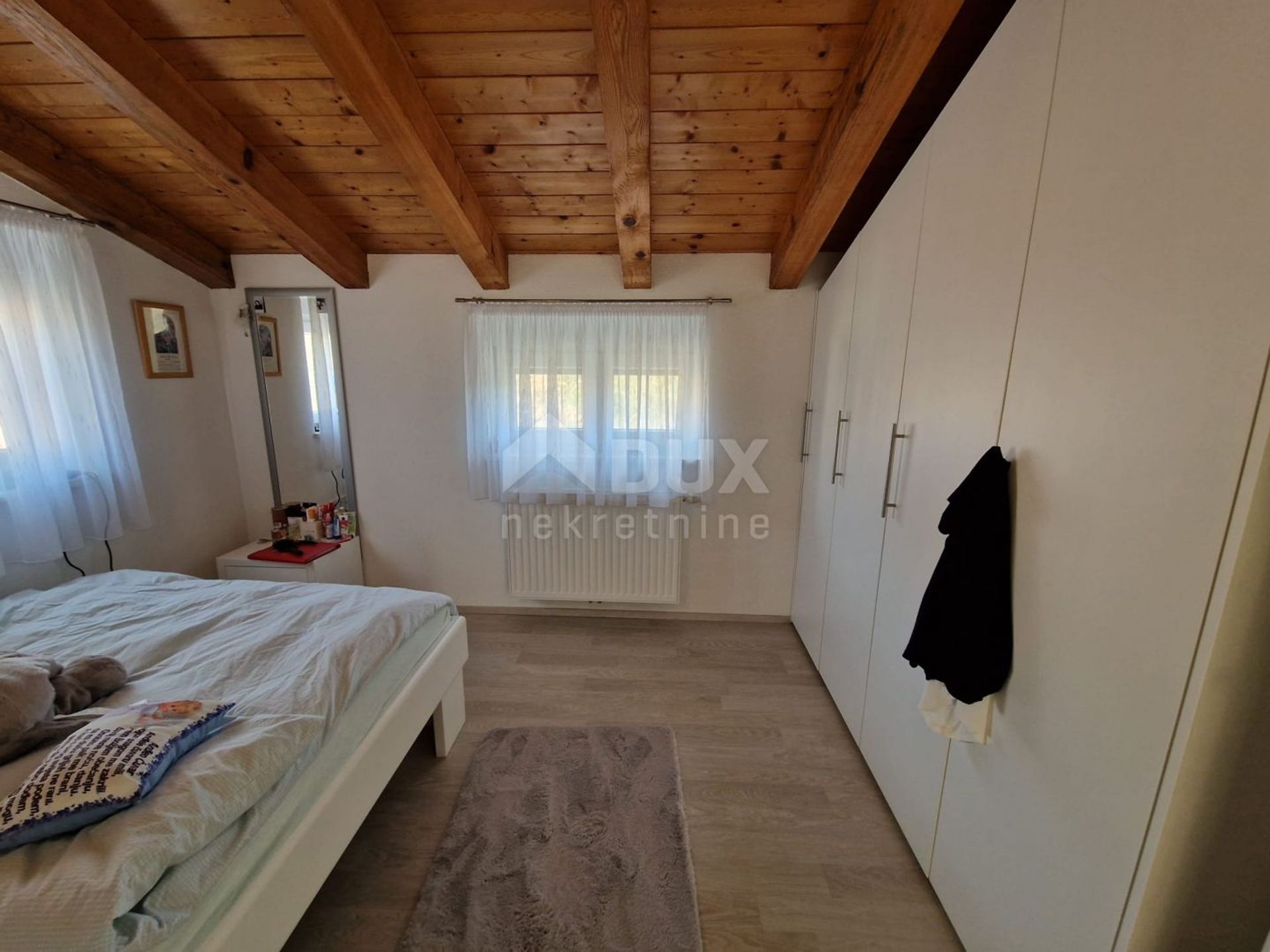 casa en Svetvinčenat, Istria County 11525167