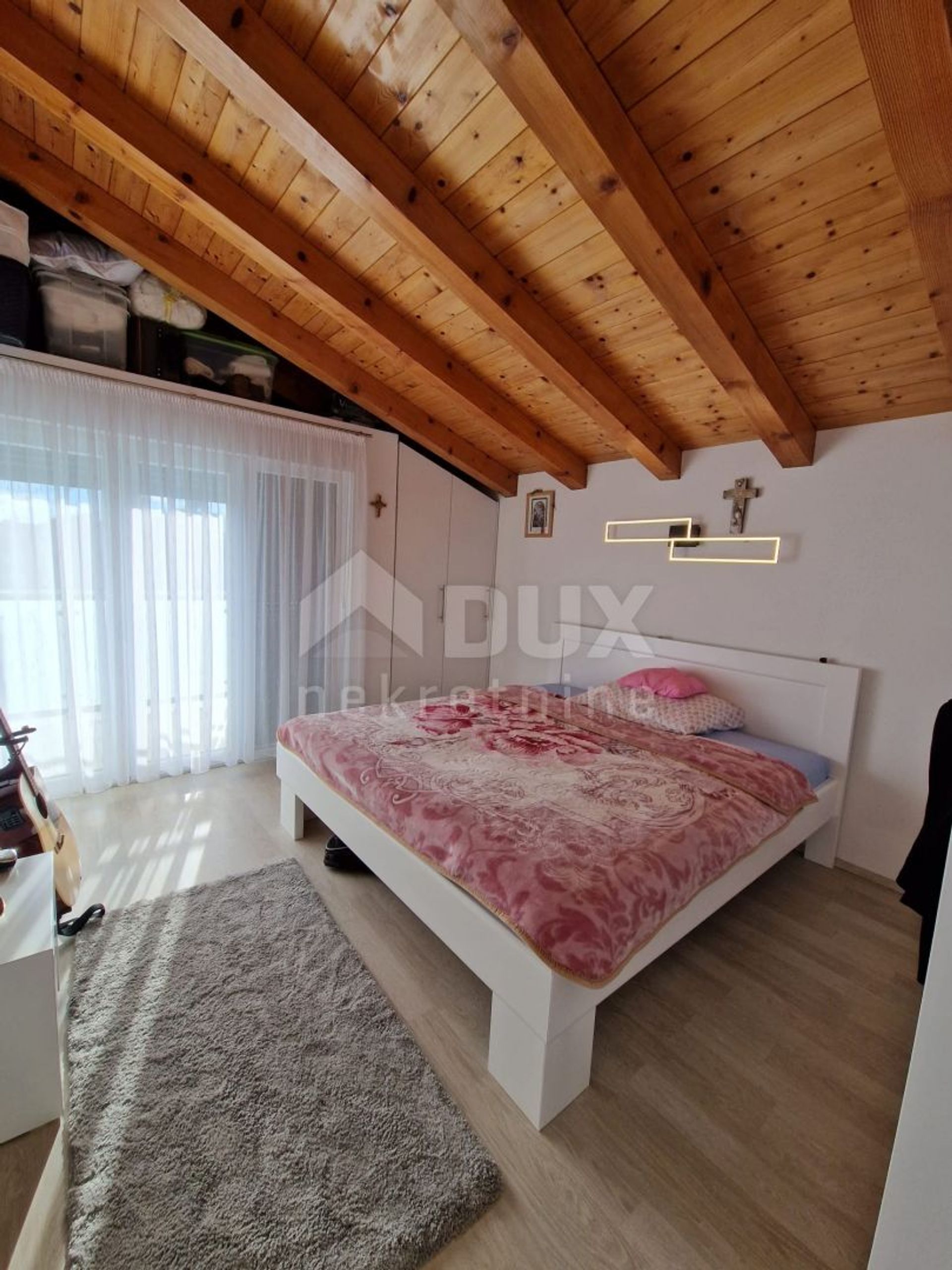 casa en Svetvinčenat, Istria County 11525167