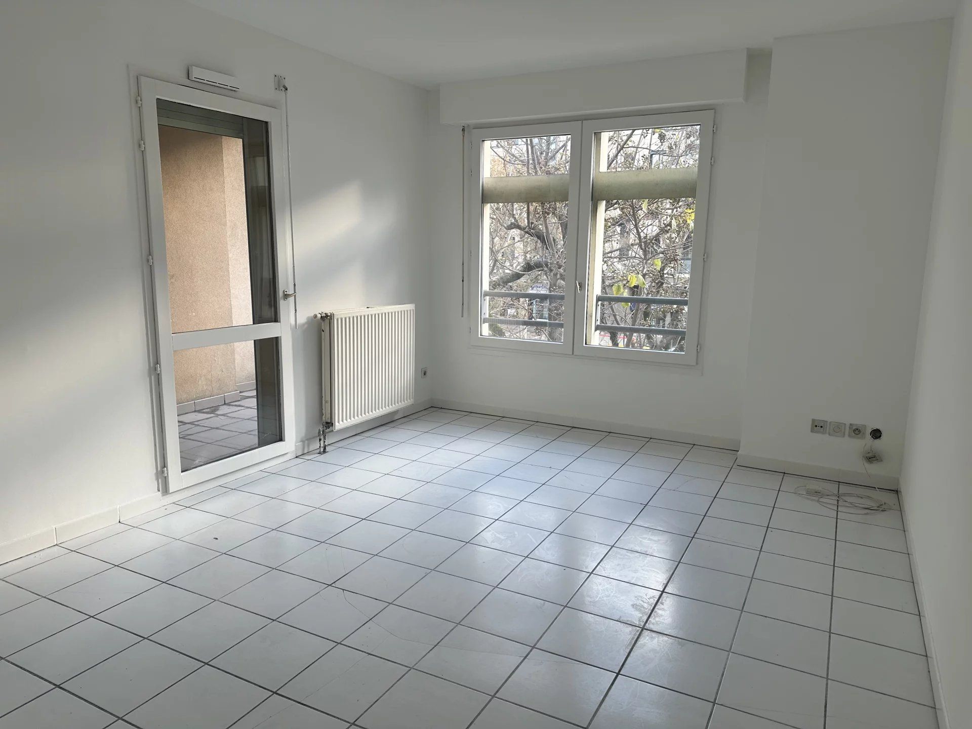 Condominium in Vienne, Auvergne-Rhone-Alpes 11525364