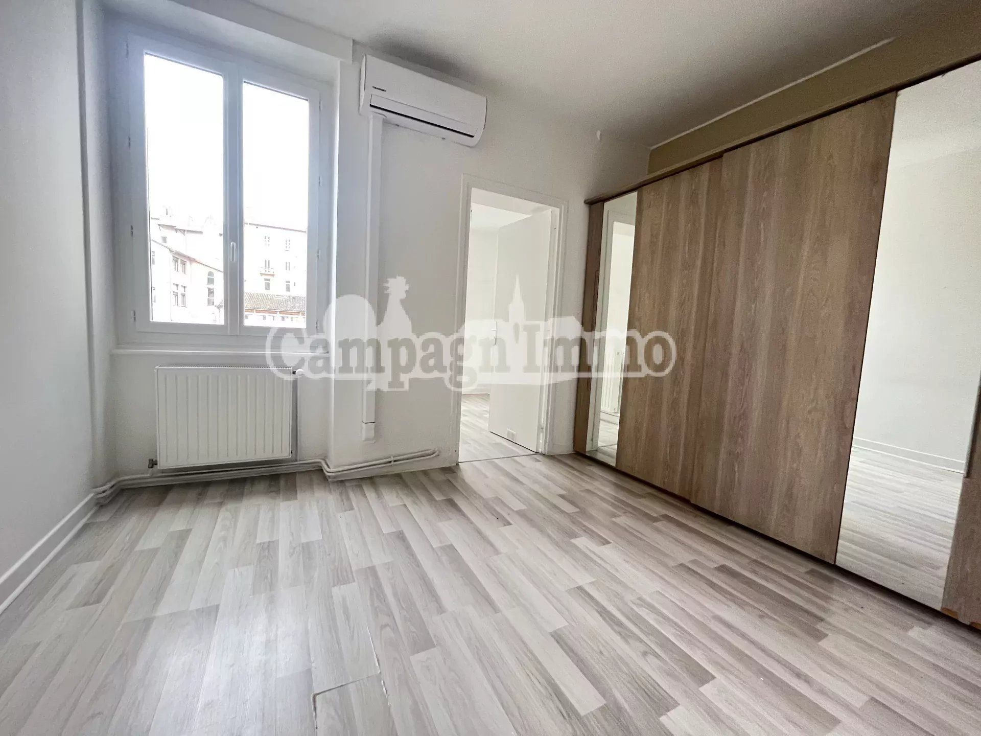 Condominio en Tarare, Auvergne-Rhone-Alpes 11525482