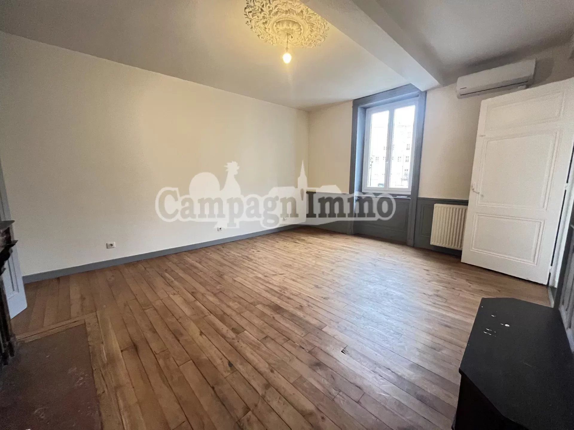 Condominio en Tarare, Auvergne-Rhone-Alpes 11525482