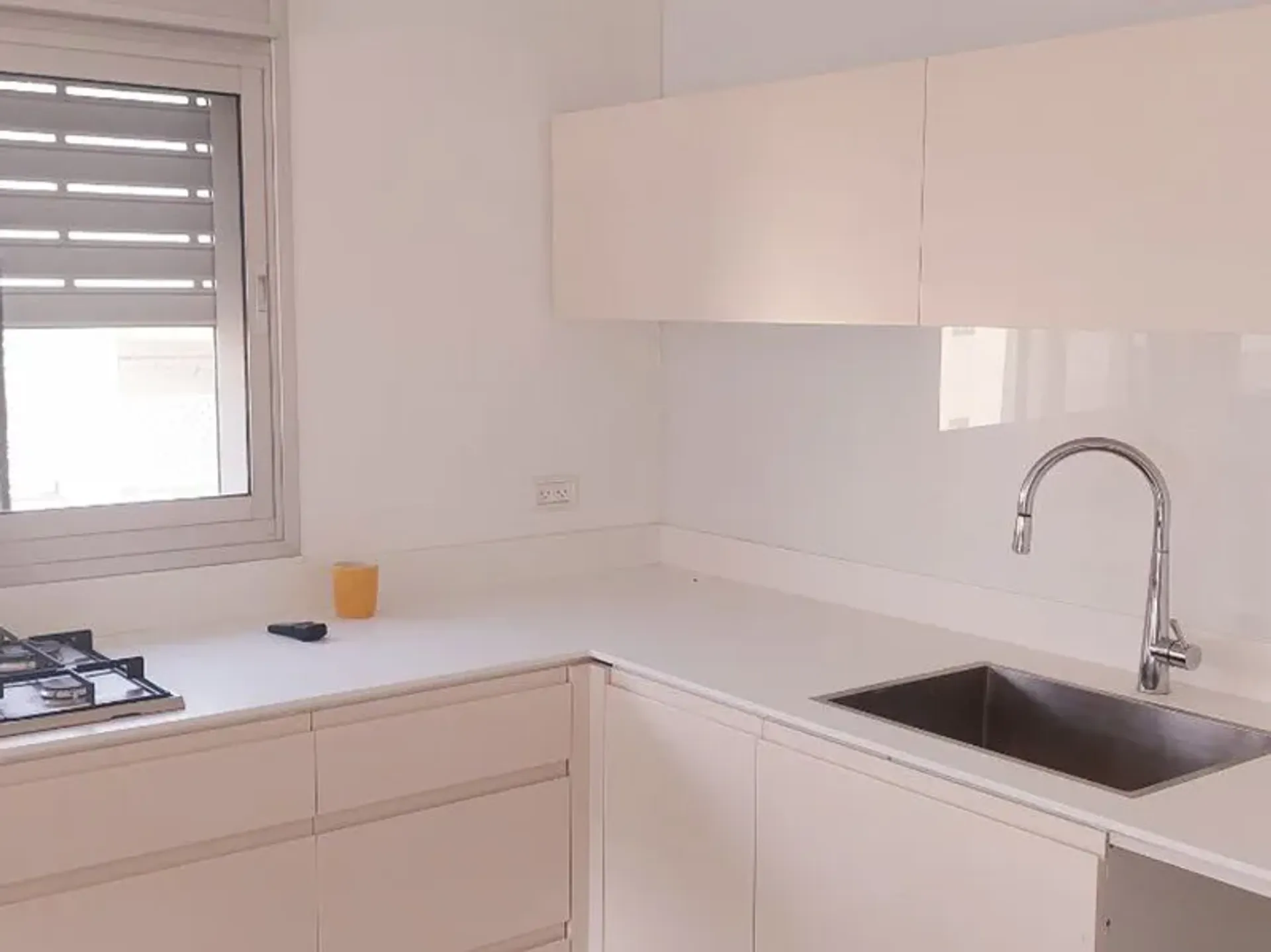 Condominium in Bat Yam, Tel Aviv 11525600